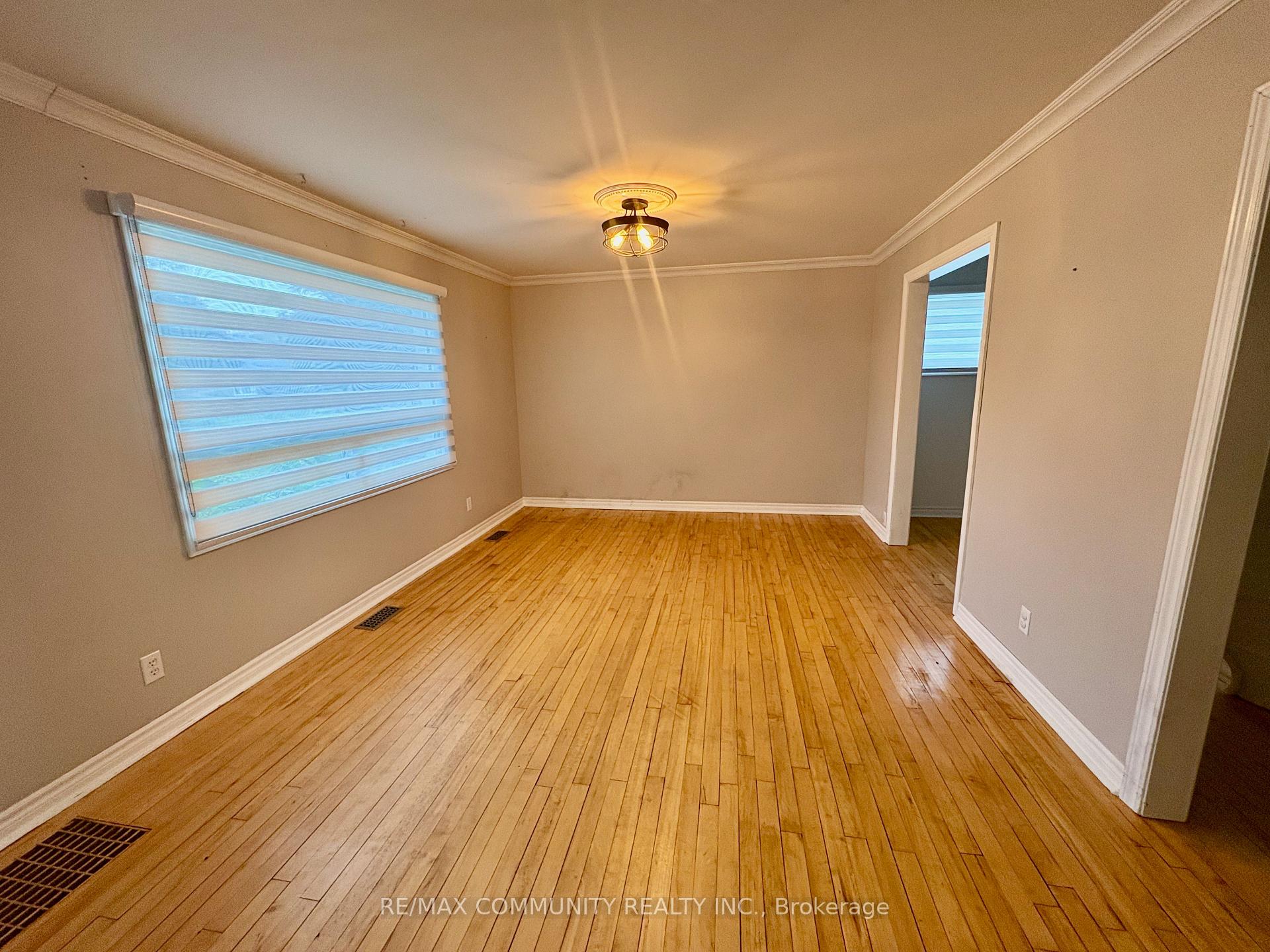 Photo 2 of Unit MAIN, 693 Hawley Street, Peterborough, Otonabee Ward 1 — HOMEH