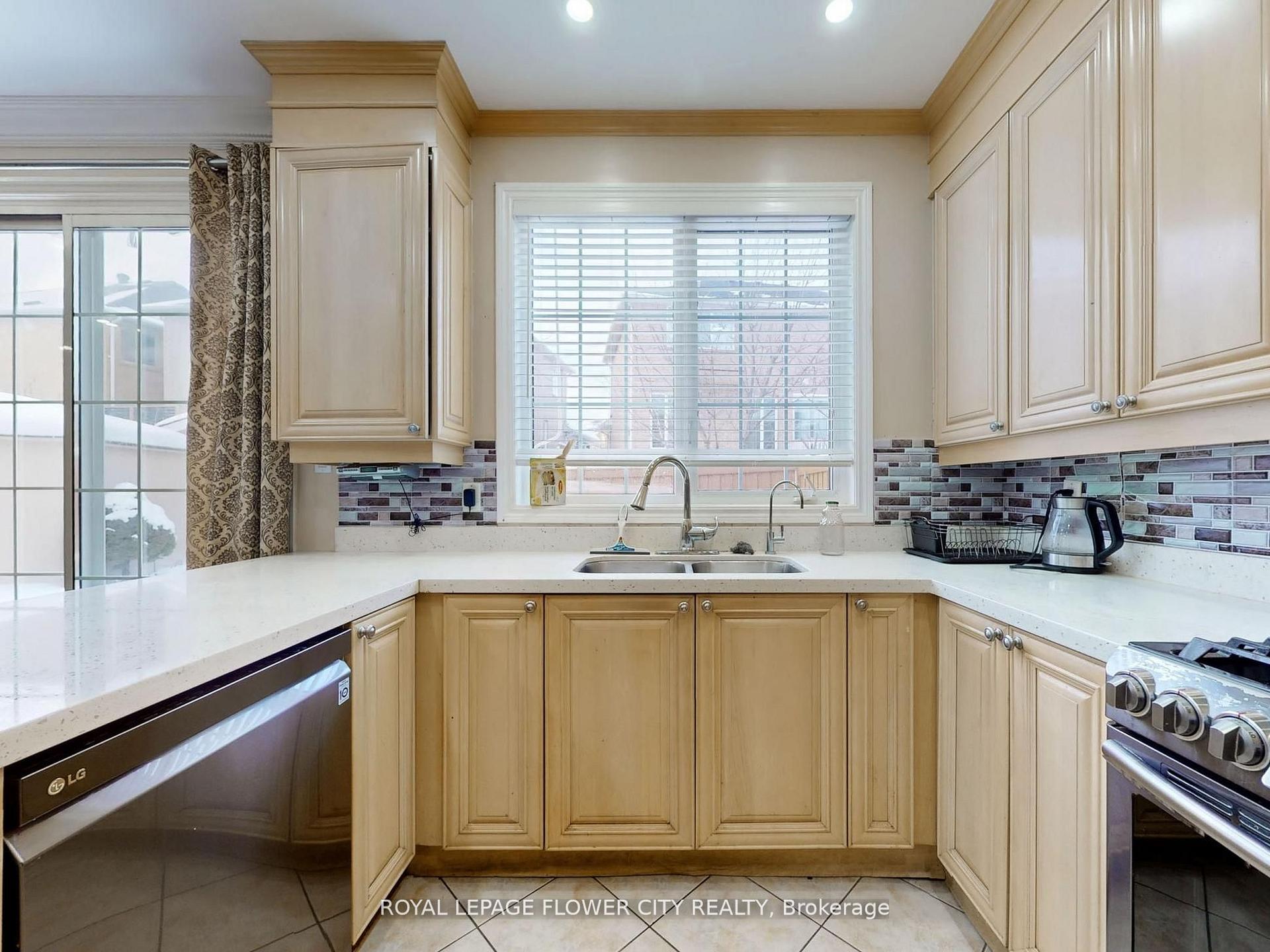 Photo 5 of 160 America Avenue, Vaughan, Vellore Village — HOMEH
