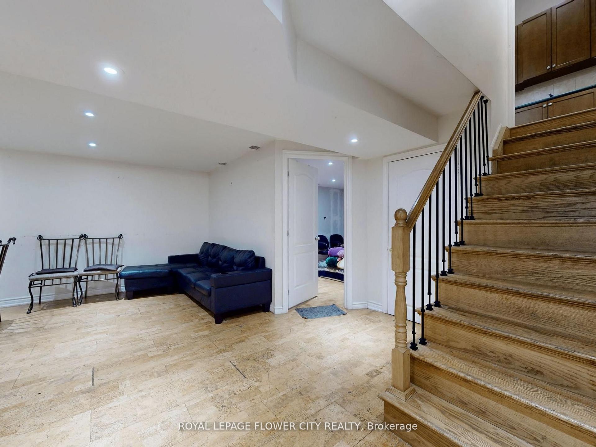 Photo 4 of 160 America Avenue, Vaughan, Vellore Village — HOMEH