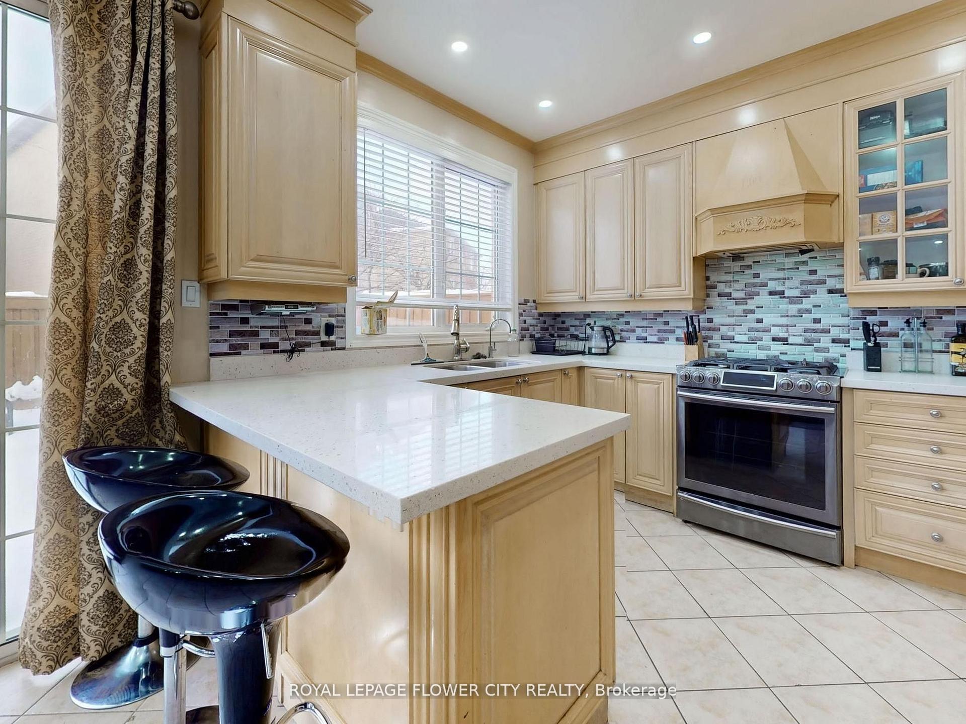 Photo 13 of 160 America Avenue, Vaughan, Vellore Village — HOMEH