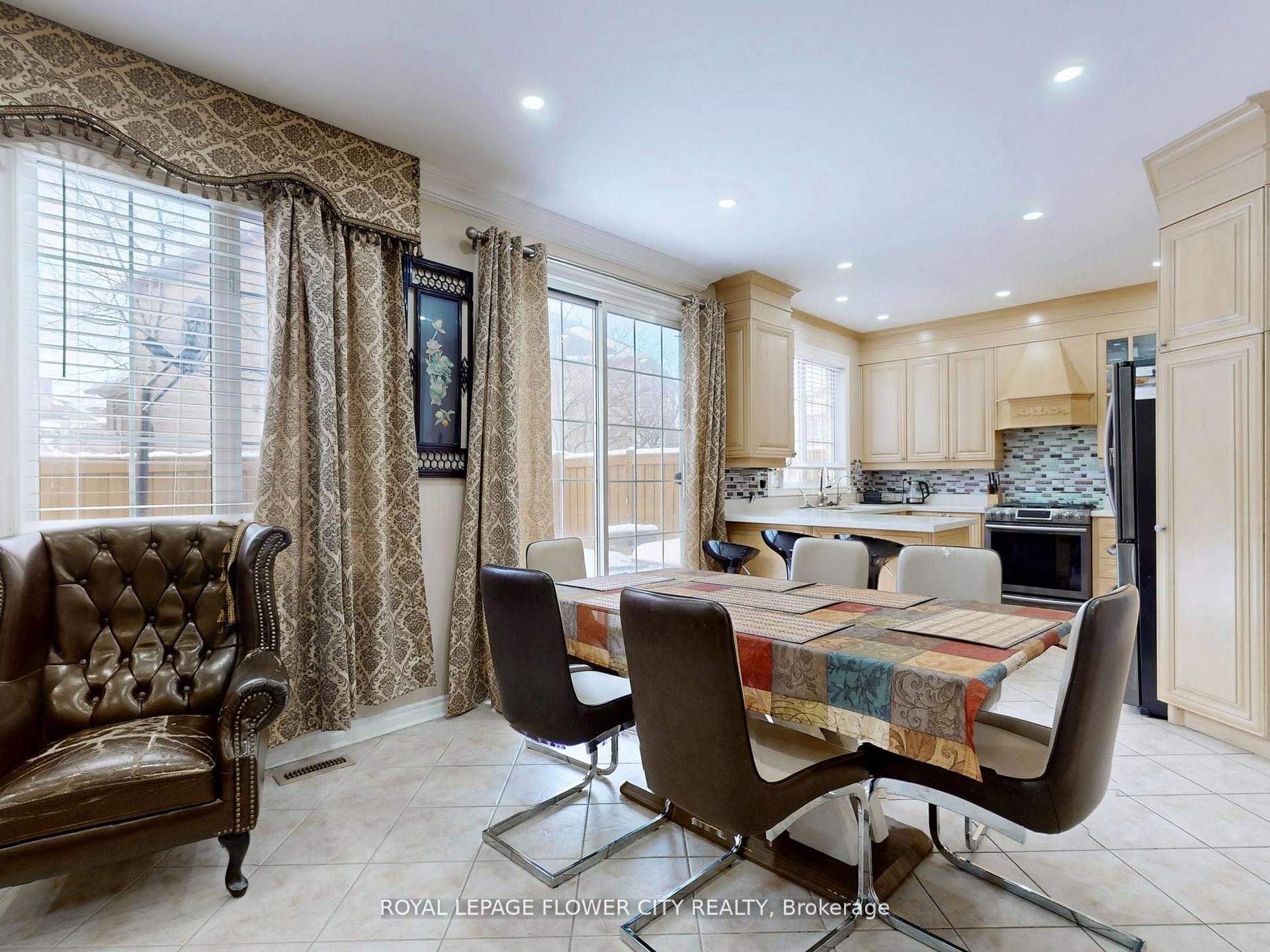 Photo 11 of 160 America Avenue, Vaughan, Vellore Village — HOMEH