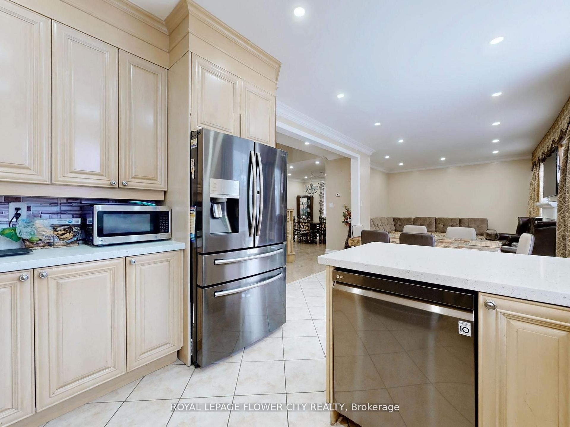 Photo 25 of 160 America Avenue, Vaughan, Vellore Village — HOMEH