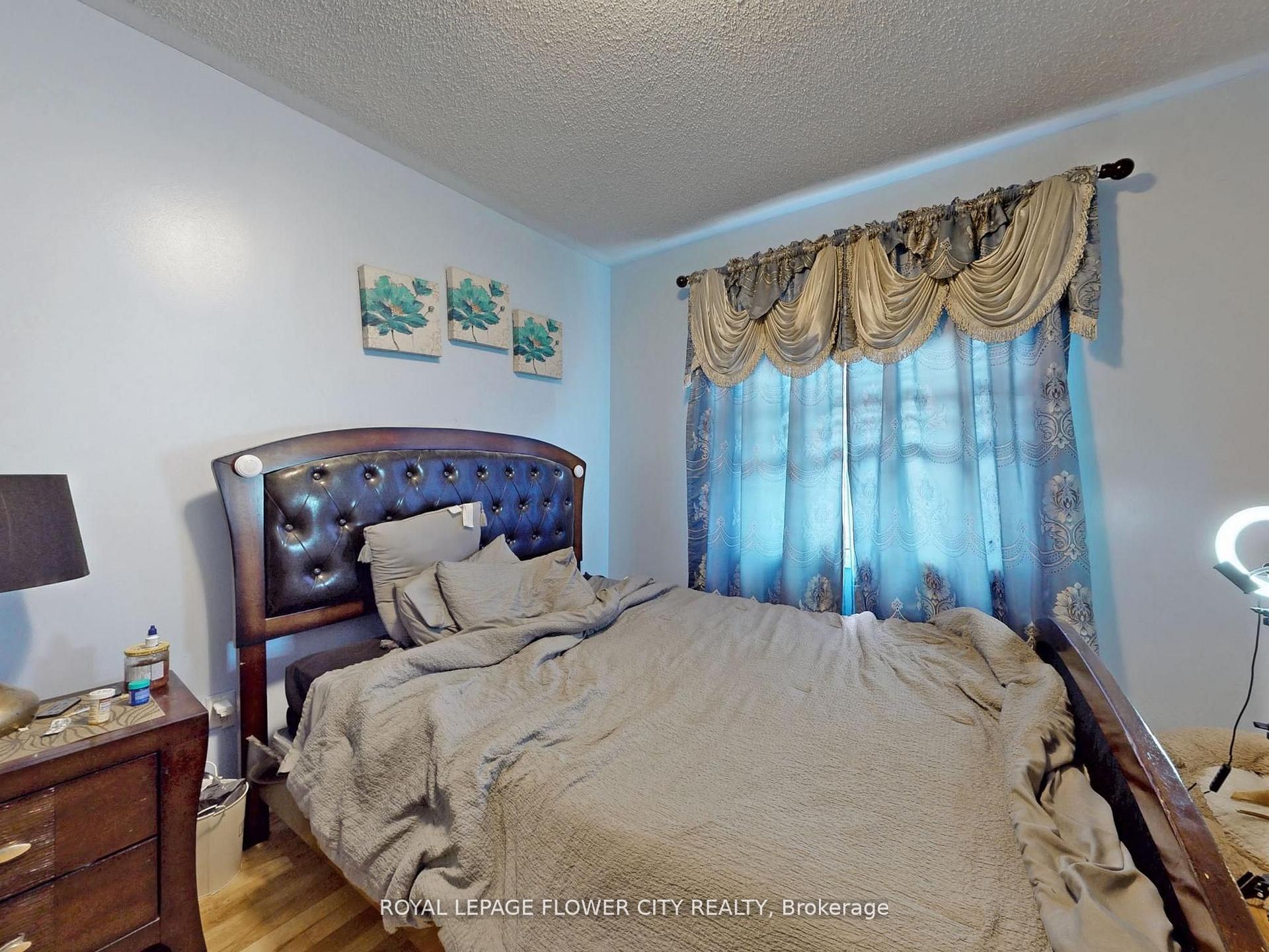 Photo 10 of 160 America Avenue, Vaughan, Vellore Village — HOMEH