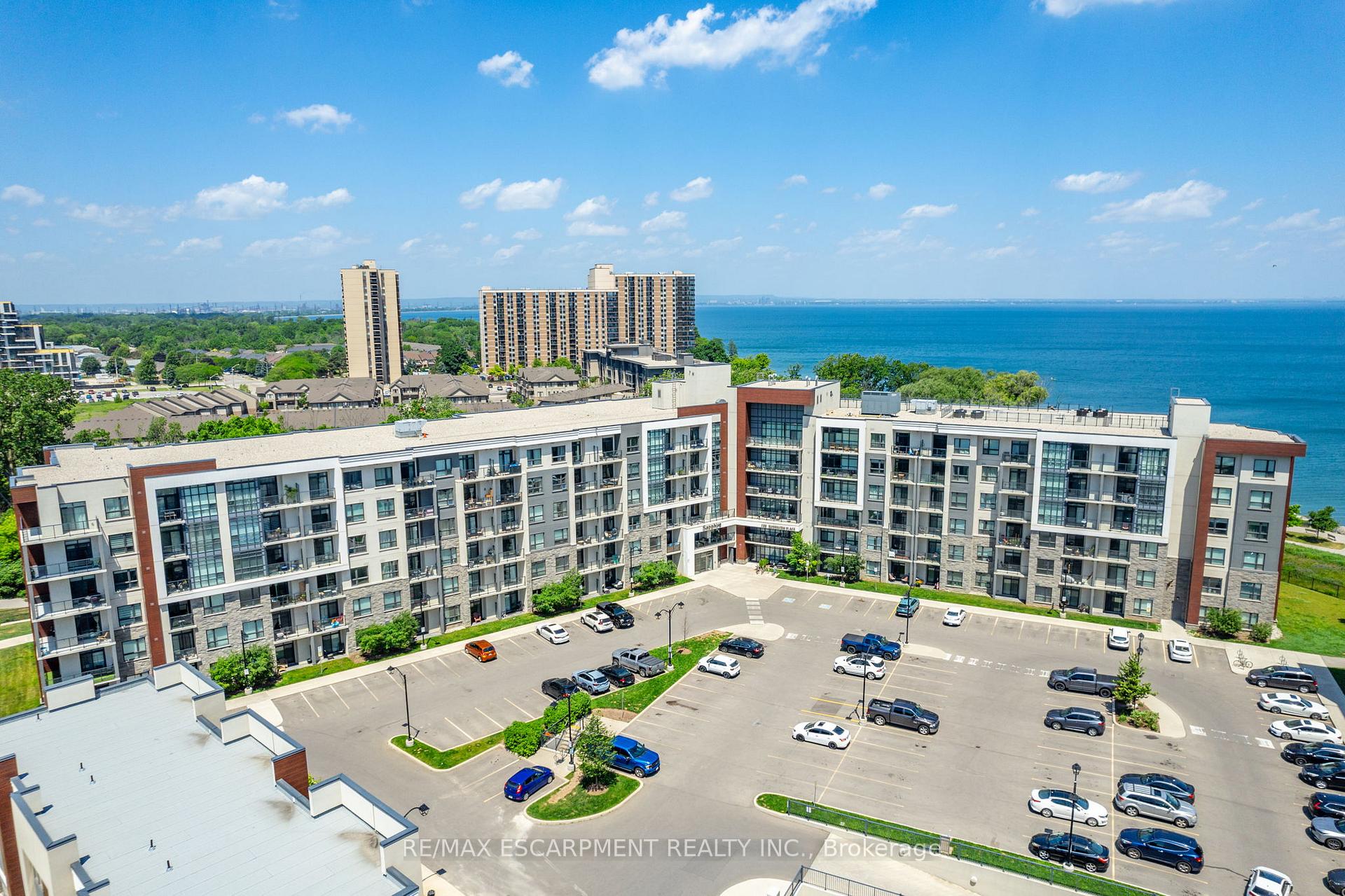 Photo 2 of Unit 422, 125 Shoreview Place, Hamilton, Lakeshore — HOMEH
