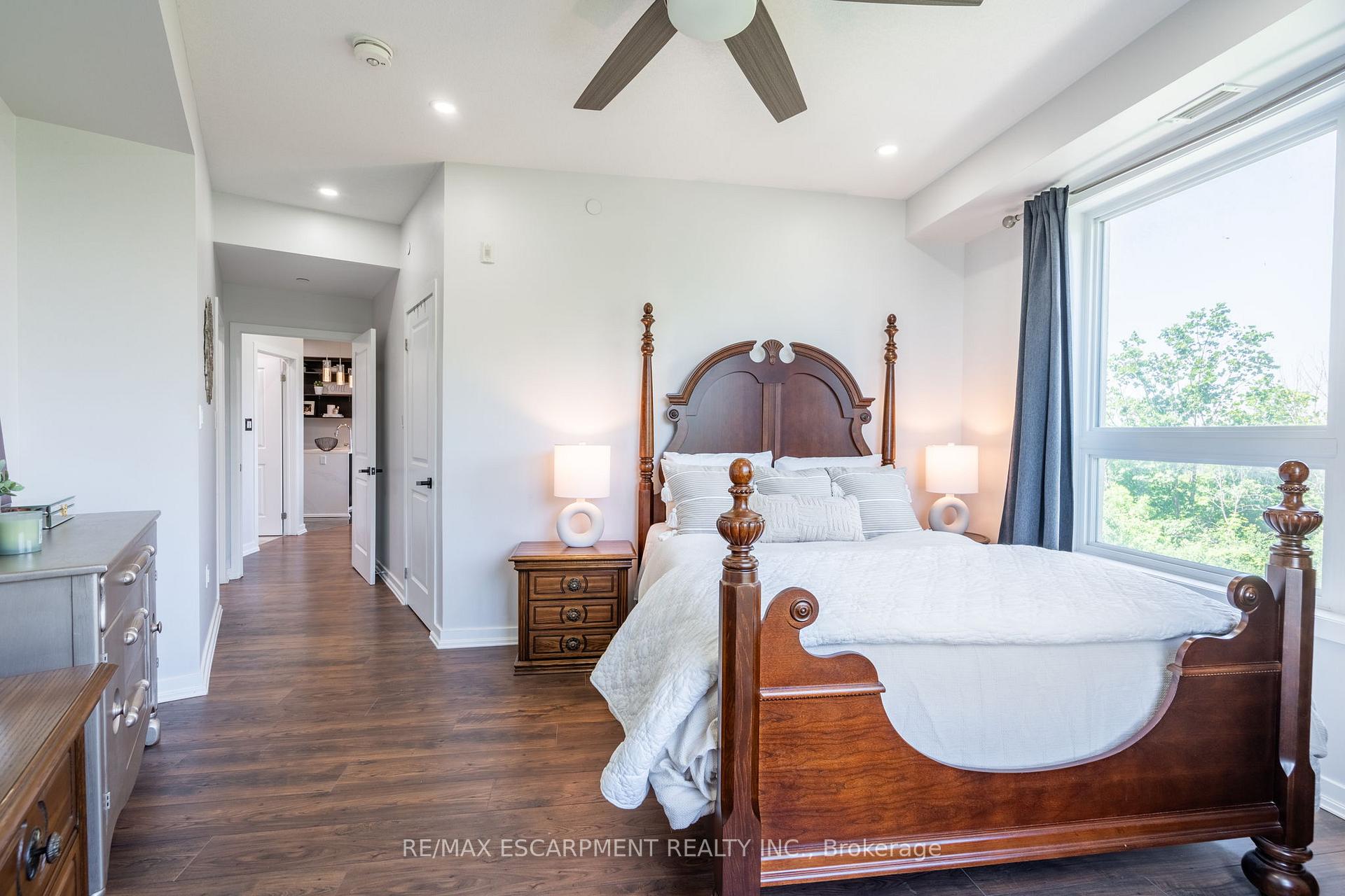 Photo 7 of Unit 422, 125 Shoreview Place, Hamilton, Lakeshore — HOMEH
