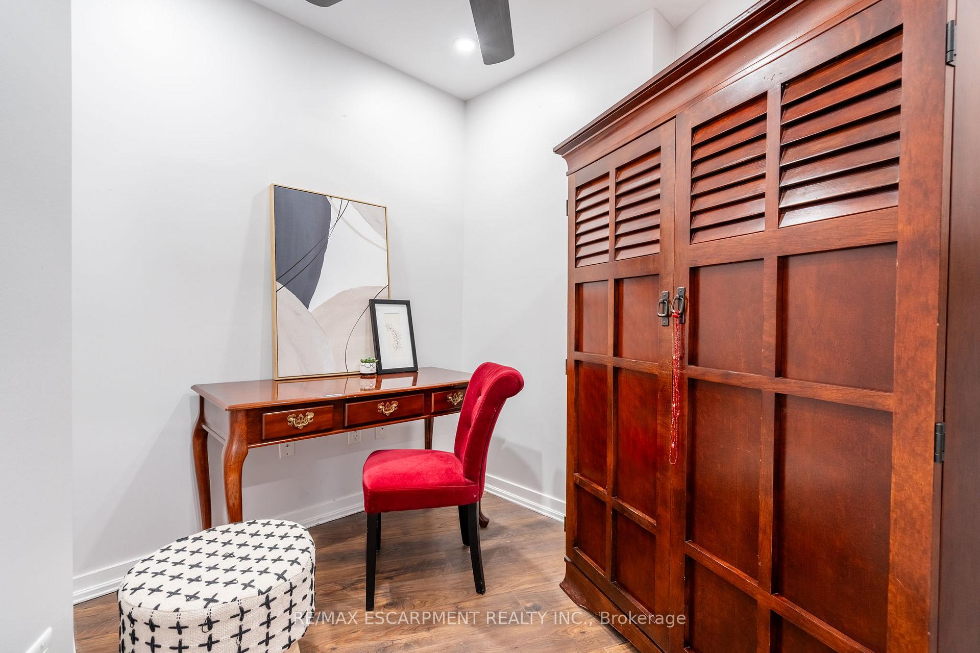 Photo 6 of Unit 422, 125 Shoreview Place, Hamilton, Lakeshore — HOMEH