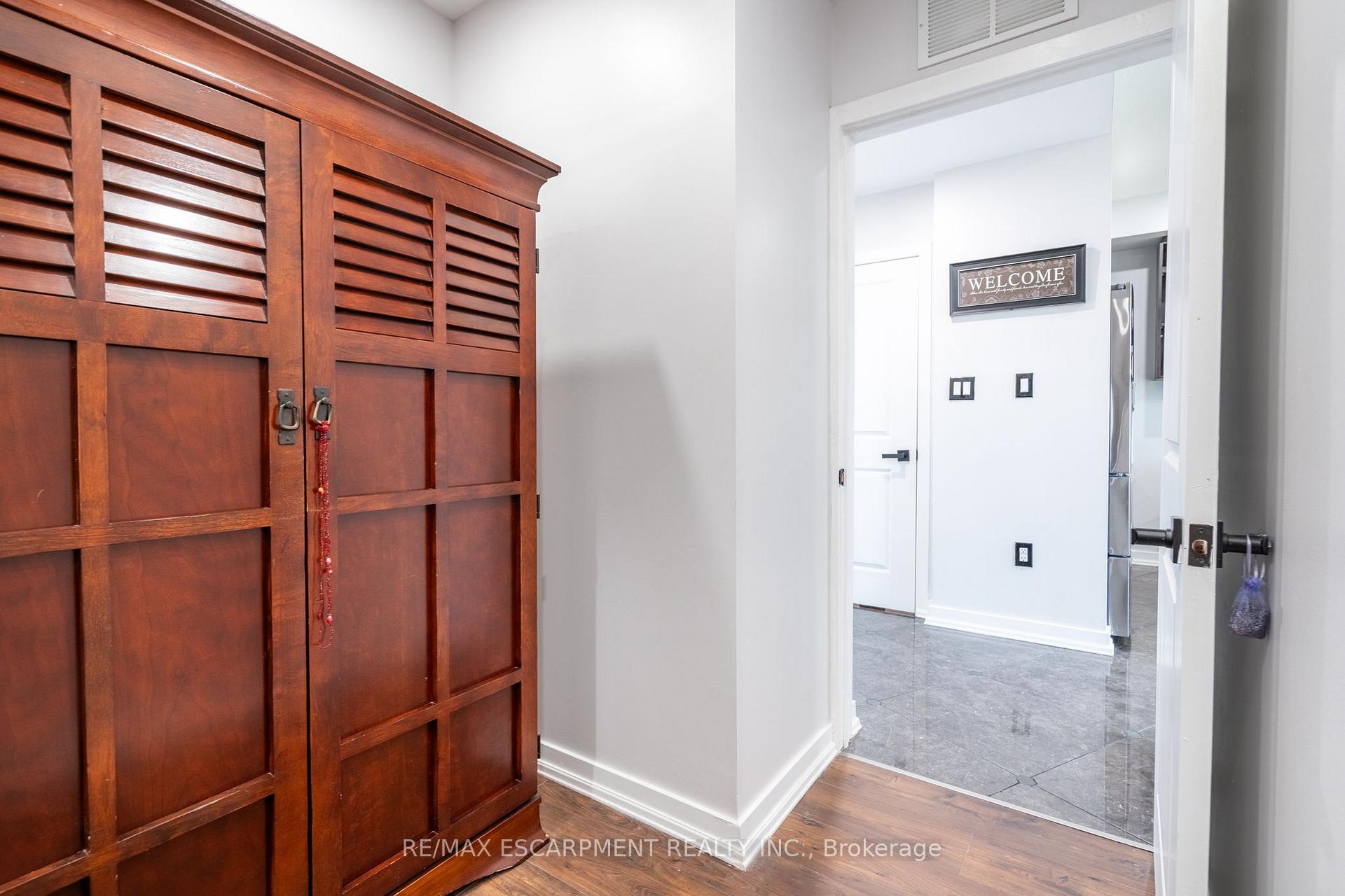 Photo 8 of Unit 422, 125 Shoreview Place, Hamilton, Lakeshore — HOMEH