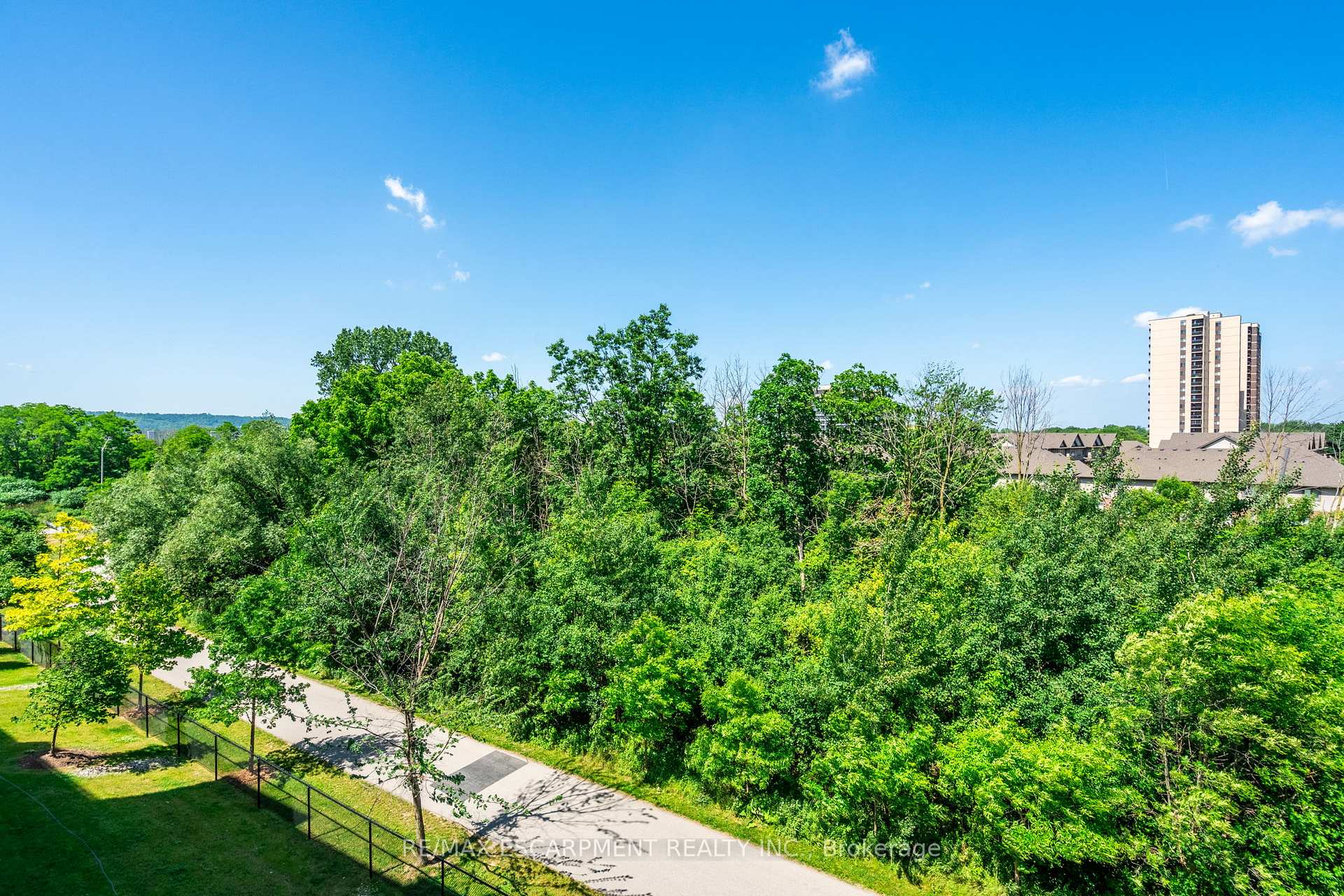 Photo 11 of Unit 422, 125 Shoreview Place, Hamilton, Lakeshore — HOMEH