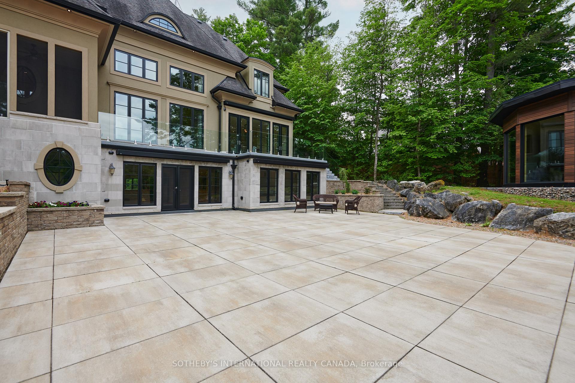 Photo 17 of 106 Lorlei Drive, McNab/Braeside, Mcnab/Braeside Twps — HOMEH