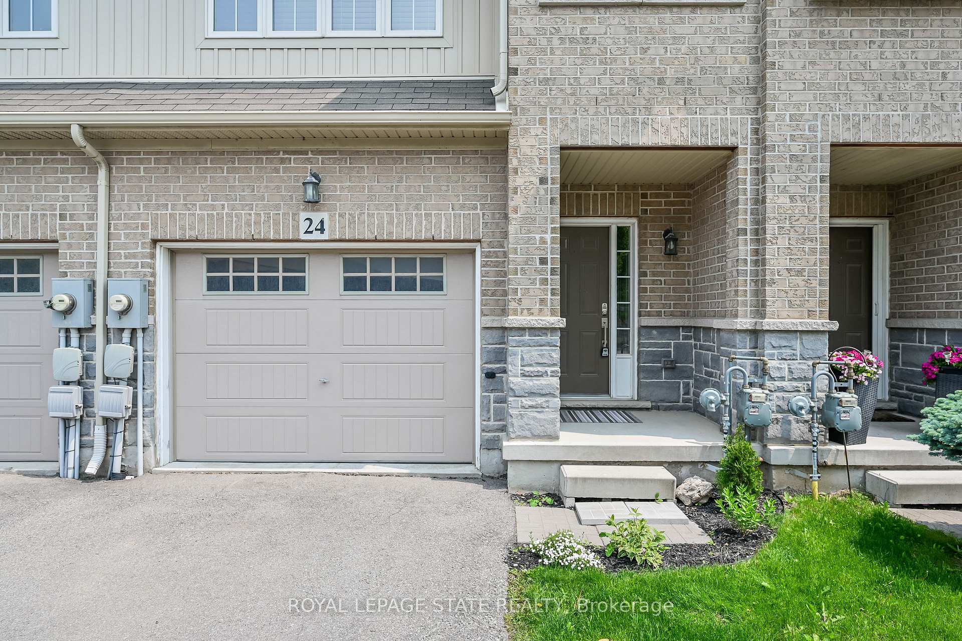 Photo 2 of Unit 24, 170 Palacebeach Trail, Hamilton, Stoney Creek — HOMEH