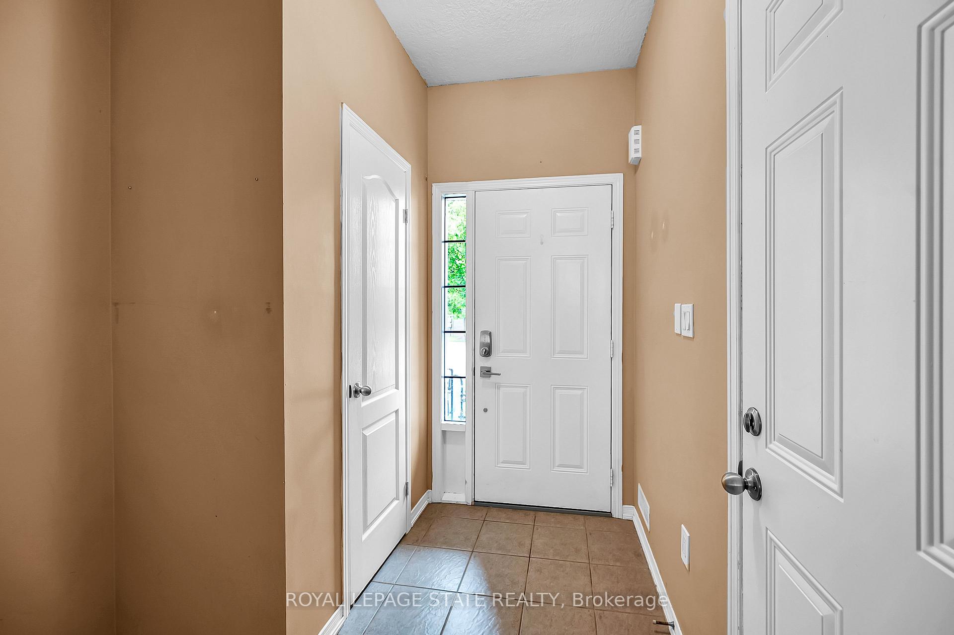 Photo 5 of Unit 24, 170 Palacebeach Trail, Hamilton, Stoney Creek — HOMEH