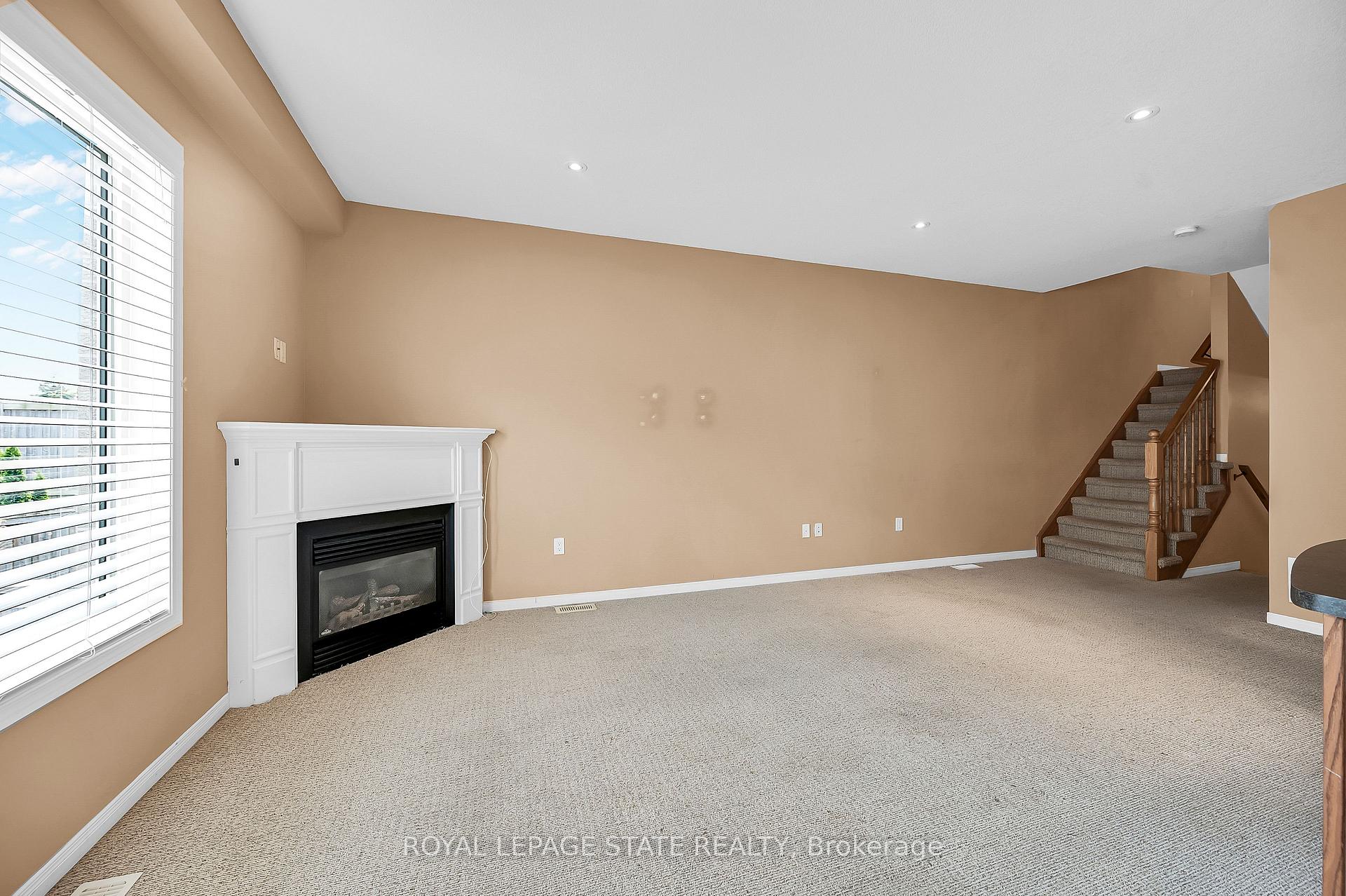 Photo 10 of Unit 24, 170 Palacebeach Trail, Hamilton, Stoney Creek — HOMEH