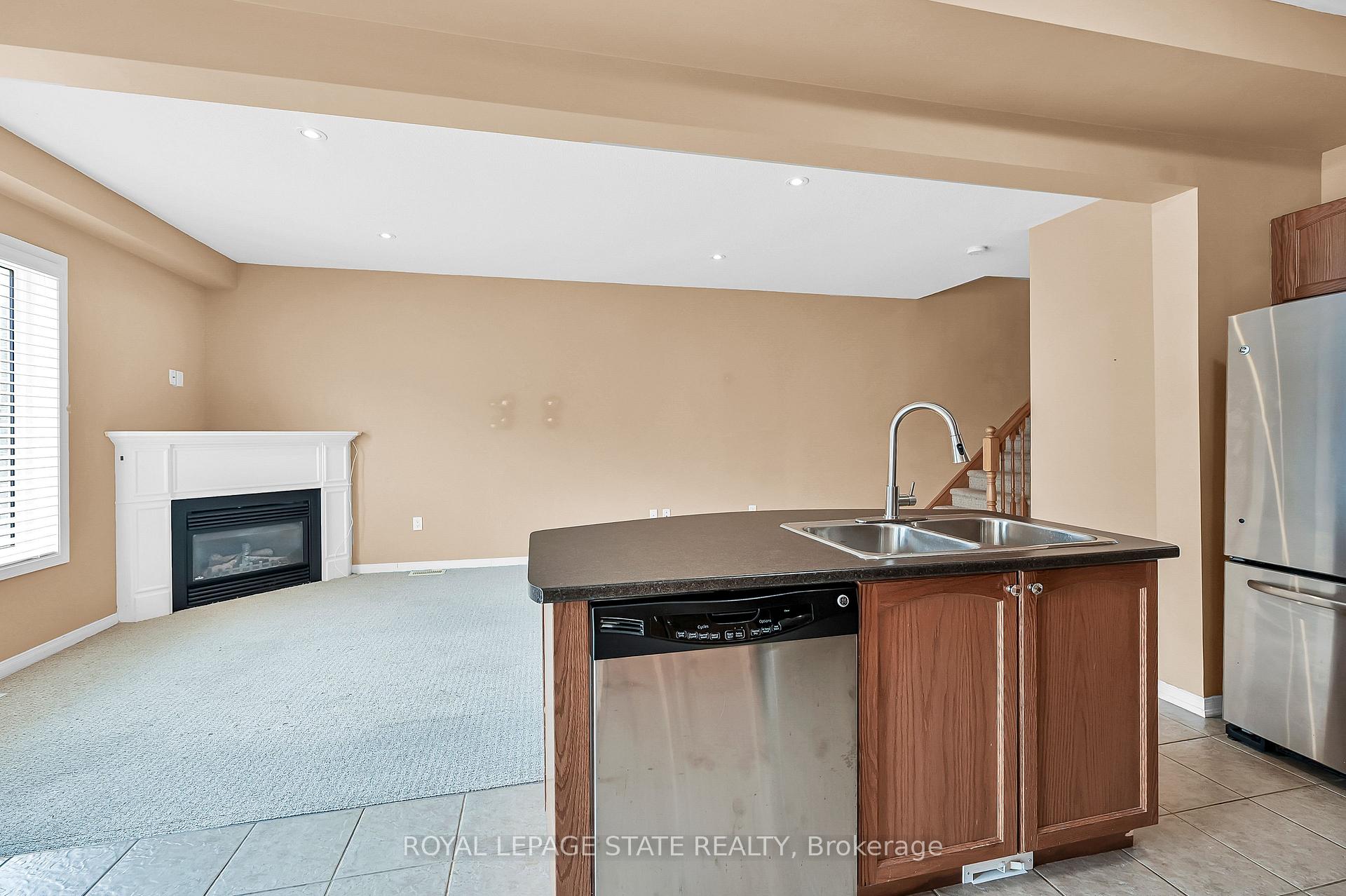 Photo 22 of Unit 24, 170 Palacebeach Trail, Hamilton, Stoney Creek — HOMEH
