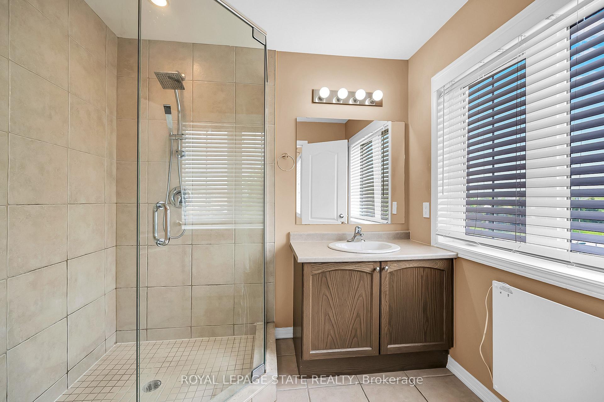 Photo 13 of Unit 24, 170 Palacebeach Trail, Hamilton, Stoney Creek — HOMEH