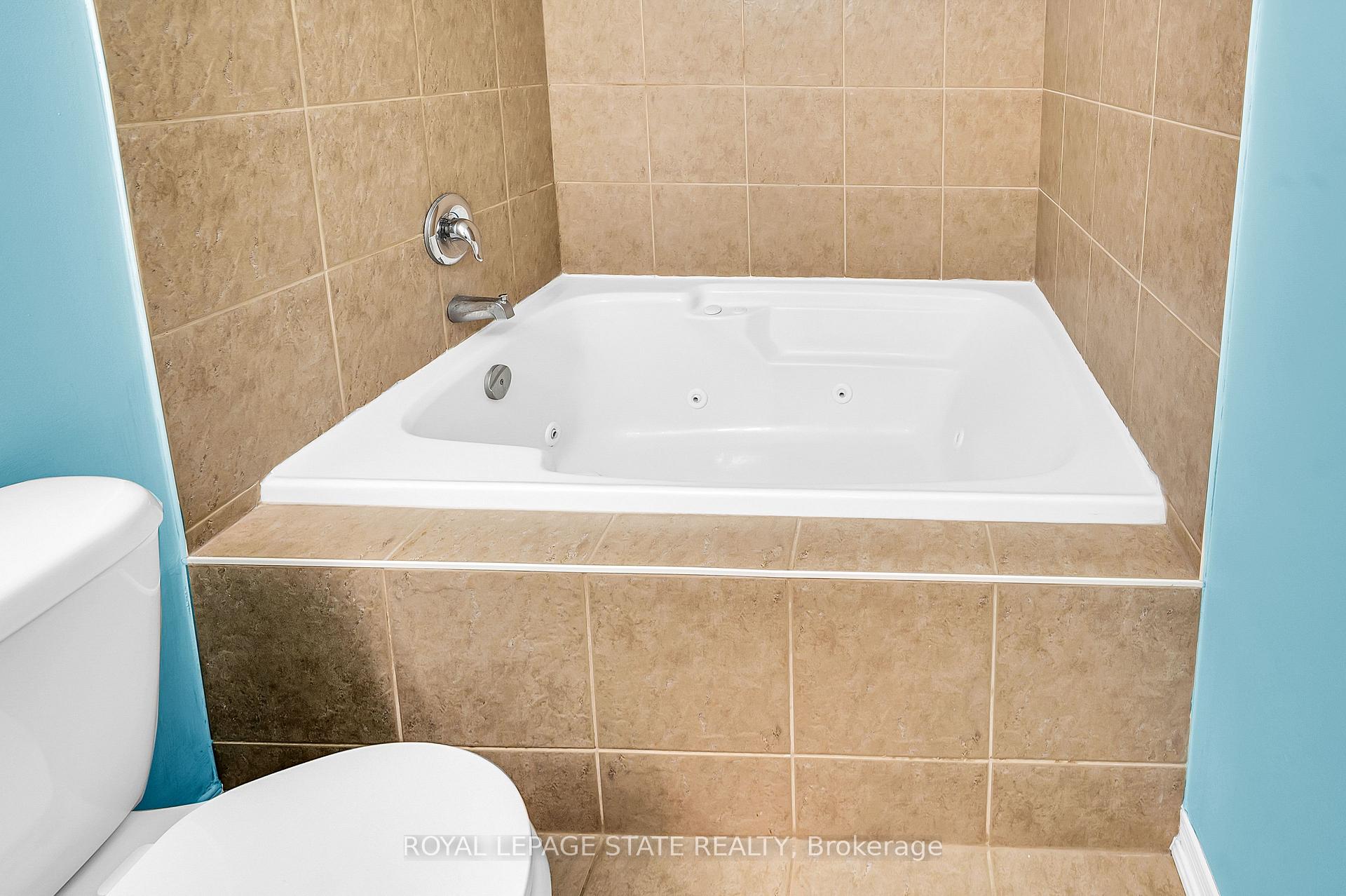 Photo 35 of Unit 24, 170 Palacebeach Trail, Hamilton, Stoney Creek — HOMEH