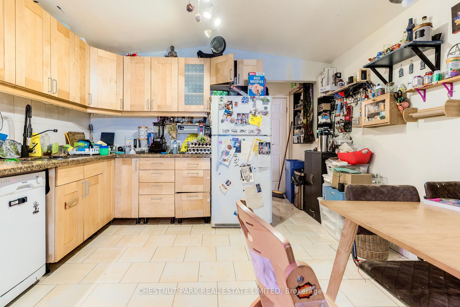 Photo 32 of 200 Ossington Avenue, Toronto, Trinity-Bellwoods — HOMEH