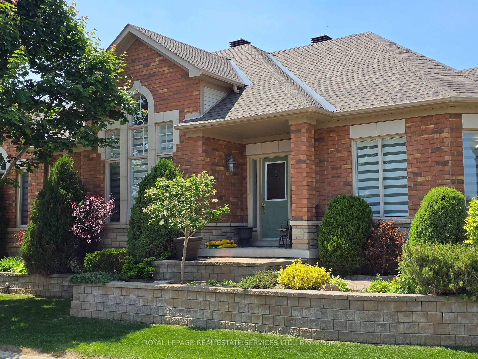 Photo 1 of Unit 23, 62 Renaissance Point, New Tecumseth, Rural New Tecumseth — HOMEH