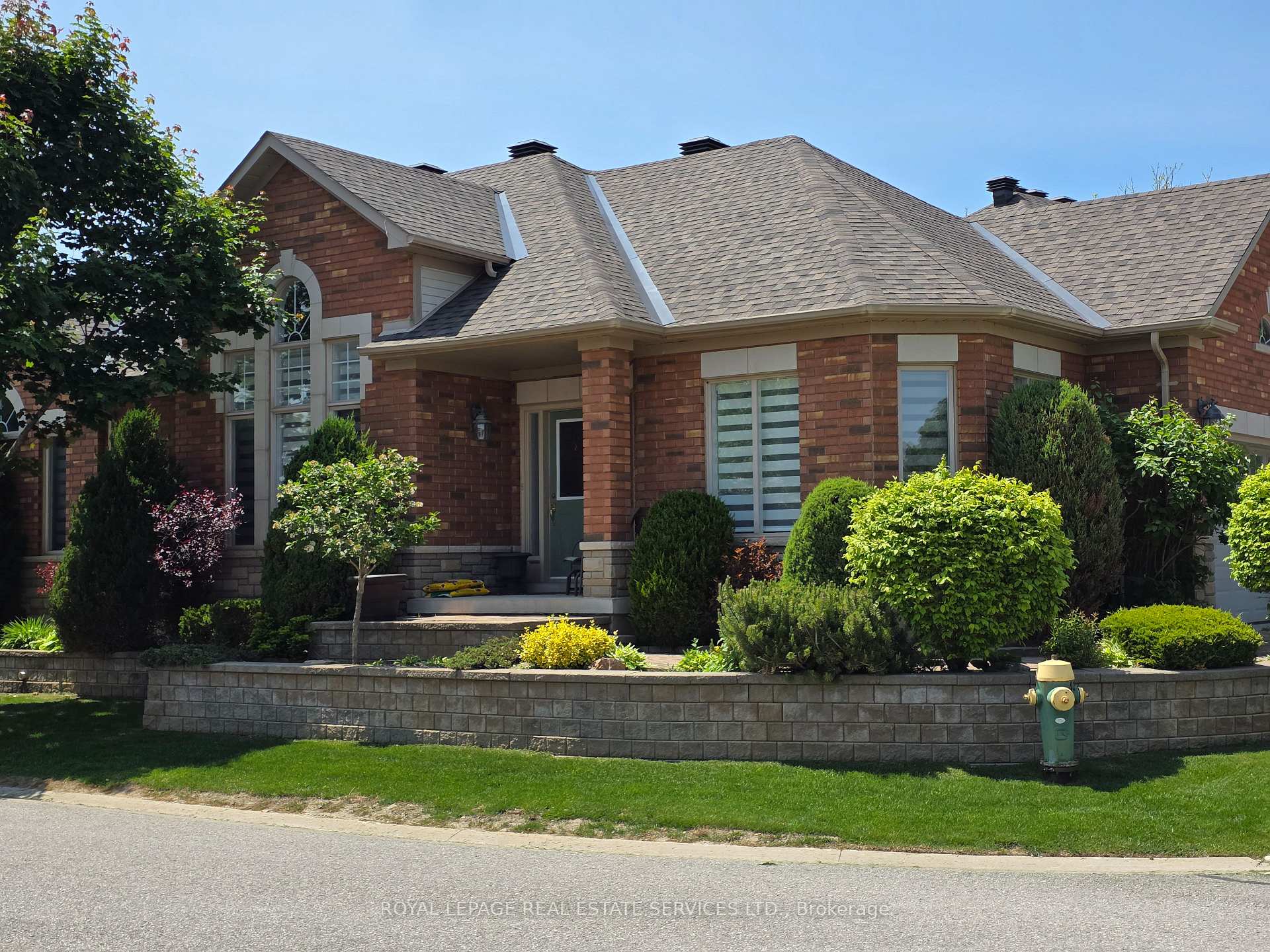 Photo 3 of Unit 23, 62 Renaissance Point, New Tecumseth, Rural New Tecumseth — HOMEH