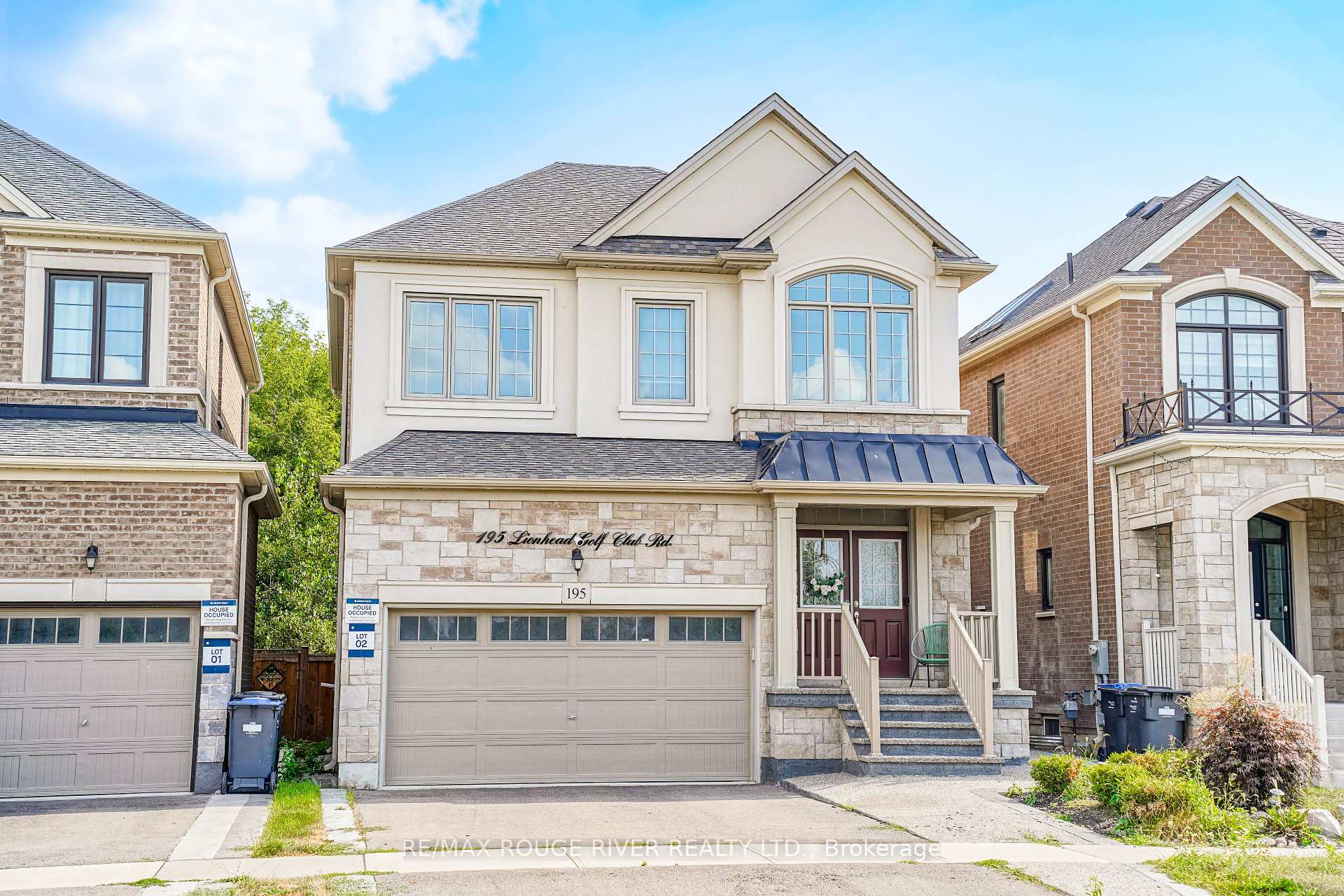 Front of 195 Lionhead Golf Club Road
