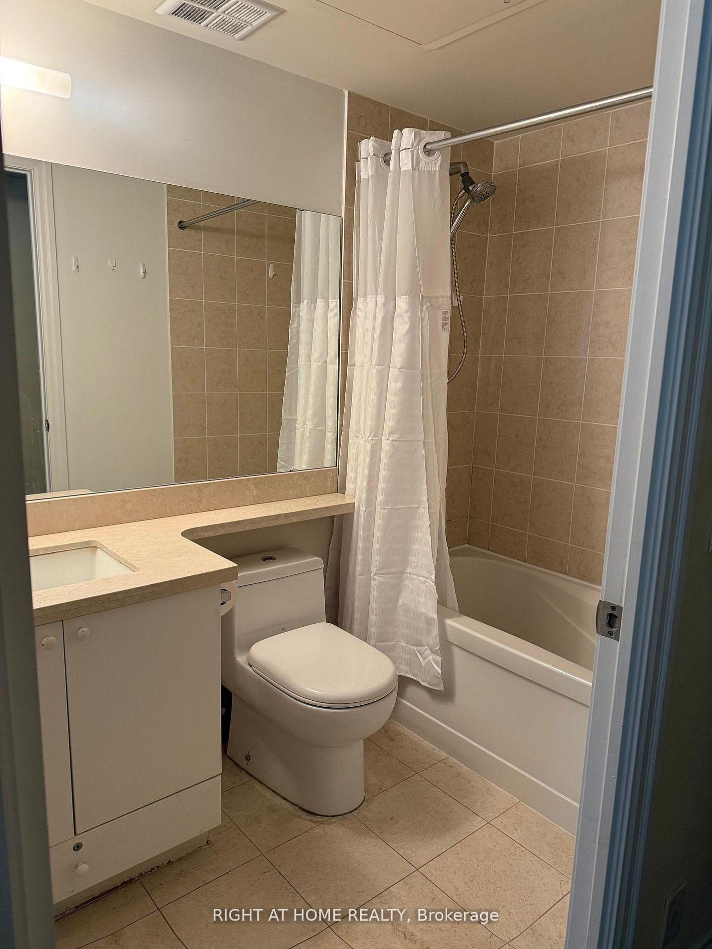 Photo 6 of Unit 705, 131 Upper Duke Crescent, Markham, Unionville — HOMEH