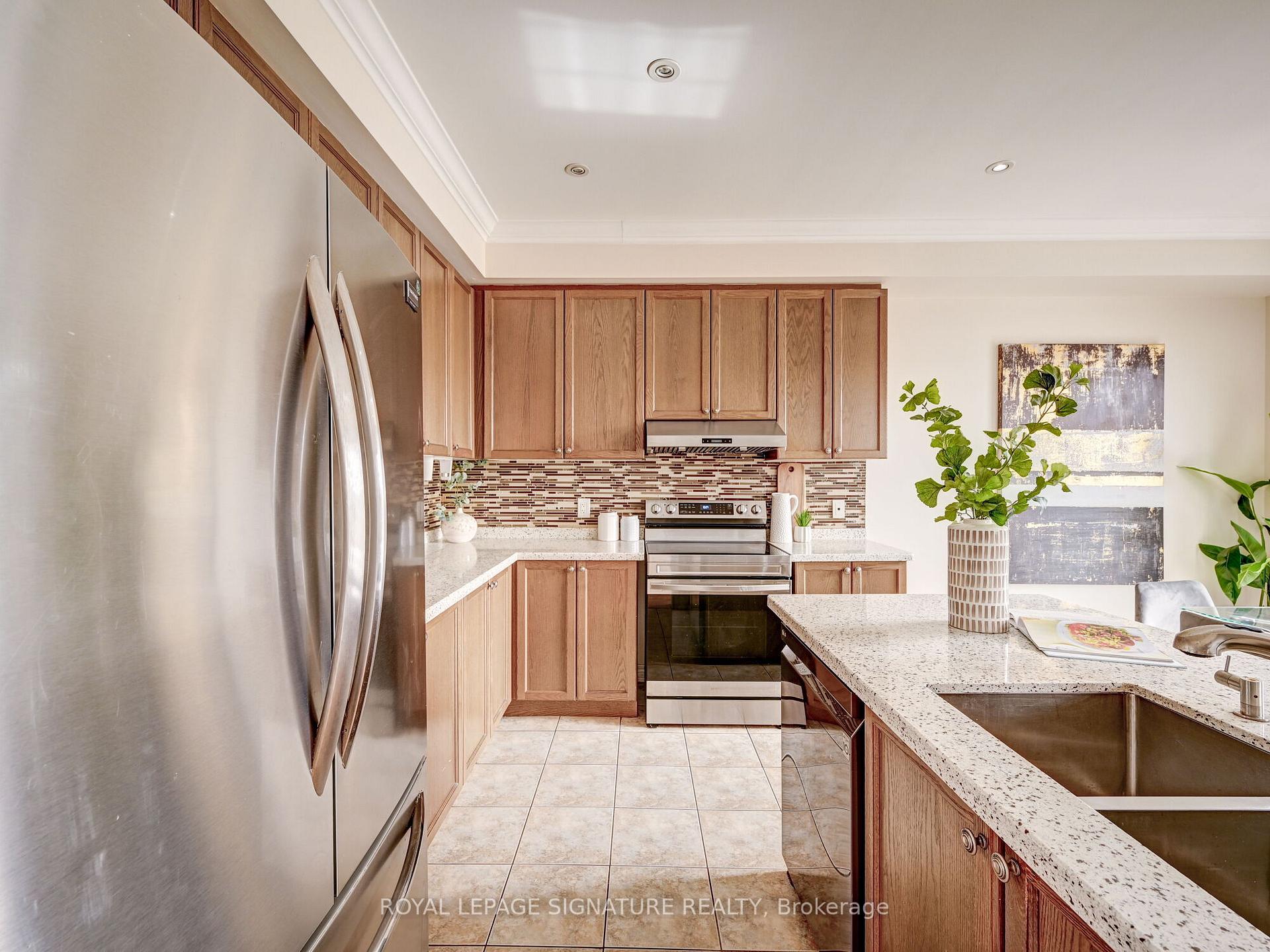 Photo 7 of 106 Naperton Drive E, Brampton, Sandringham-Wellington — HOMEH