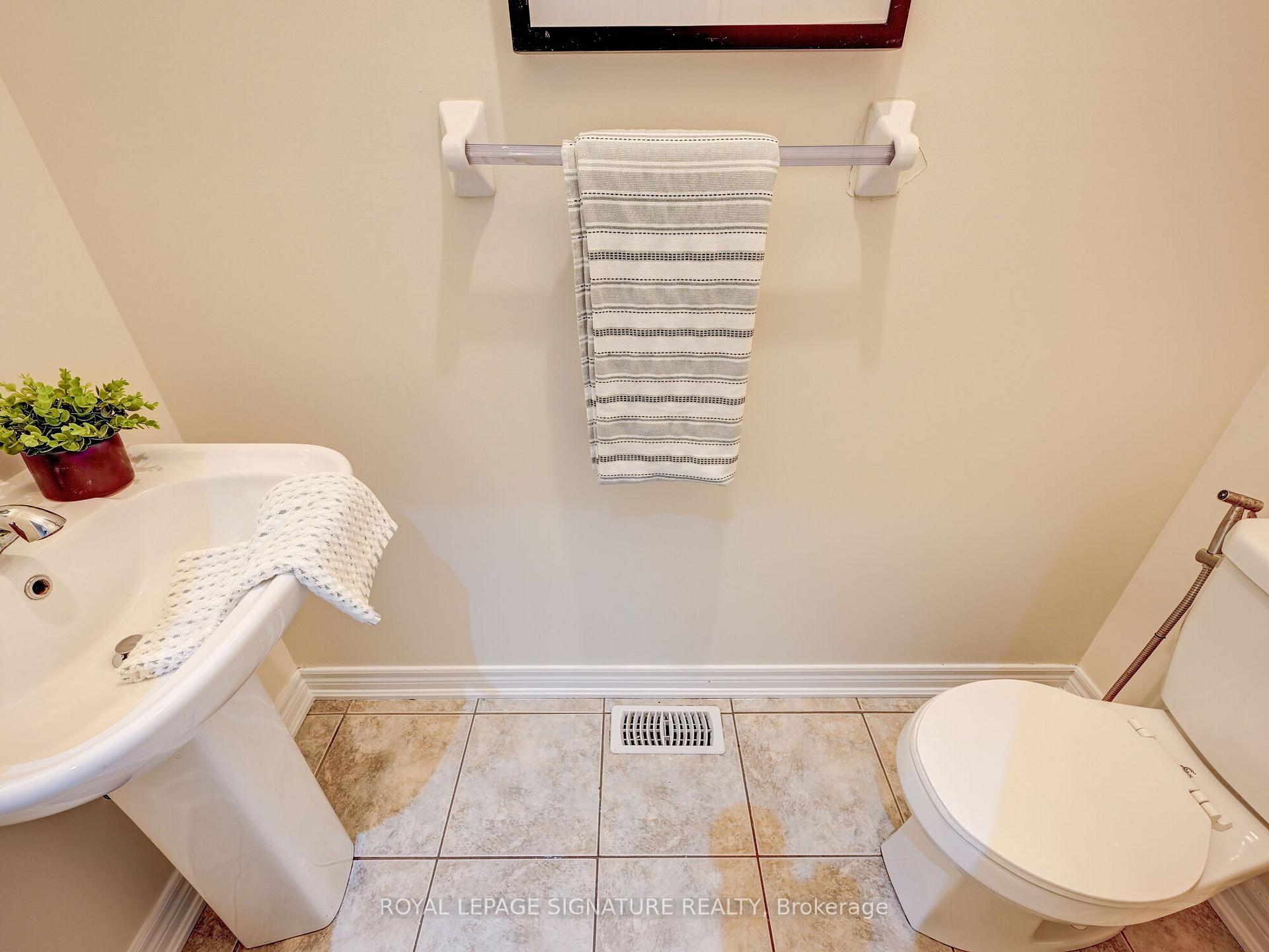 Photo 33 of 106 Naperton Drive E, Brampton, Sandringham-Wellington — HOMEH