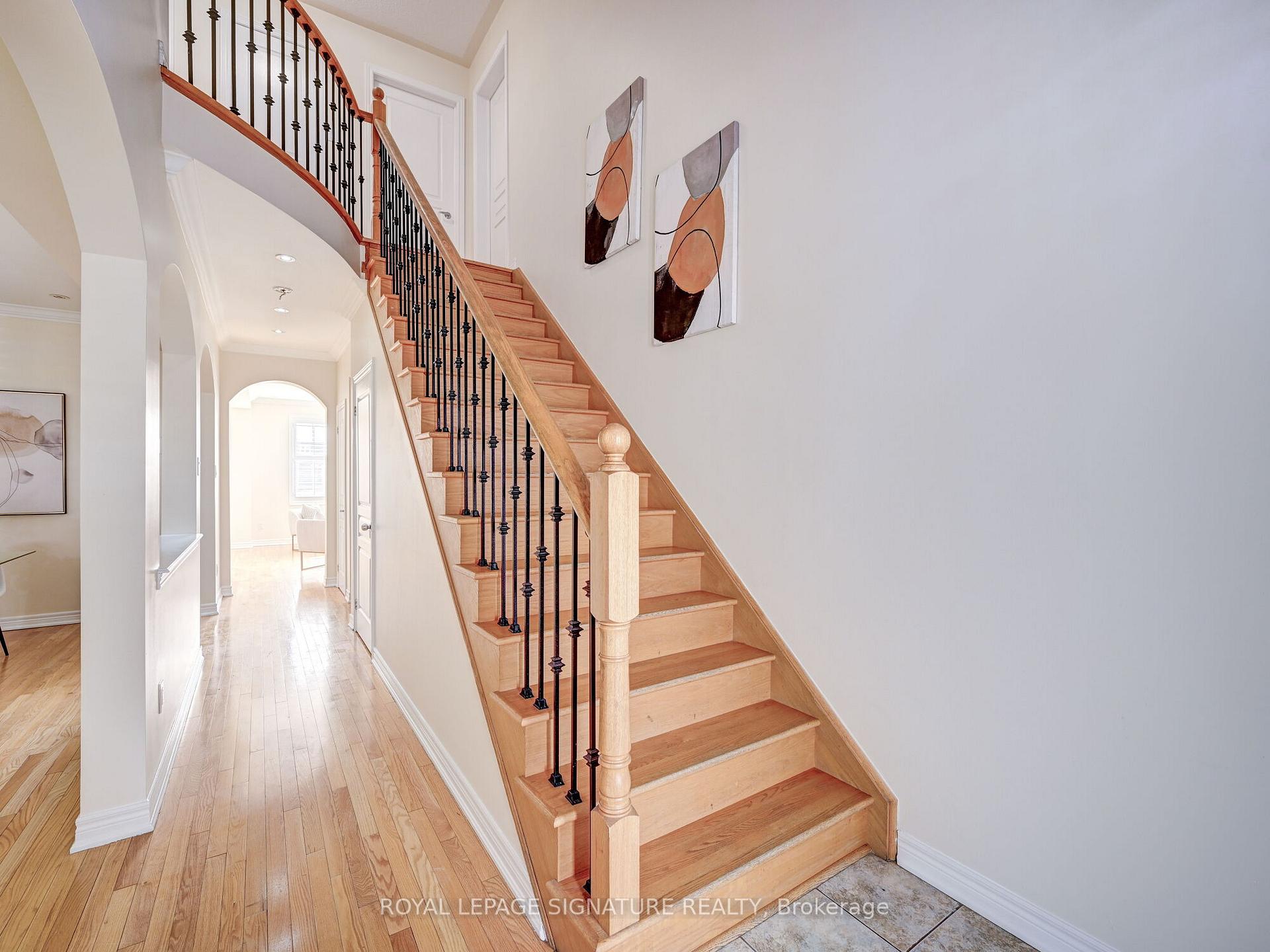 Photo 24 of 106 Naperton Drive E, Brampton, Sandringham-Wellington — HOMEH
