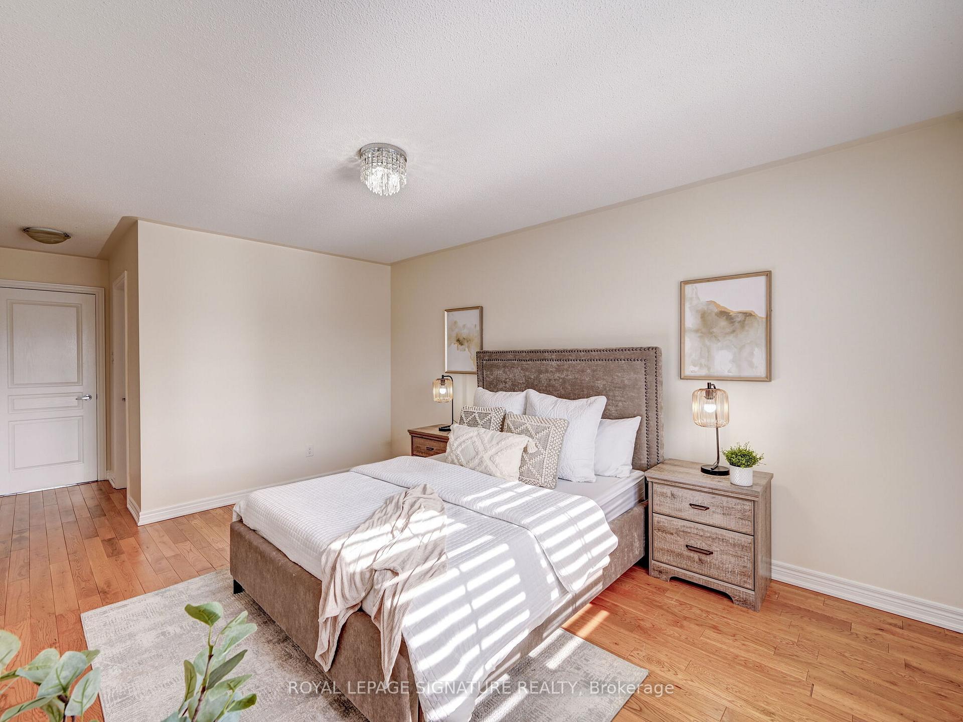 Photo 28 of 106 Naperton Drive E, Brampton, Sandringham-Wellington — HOMEH