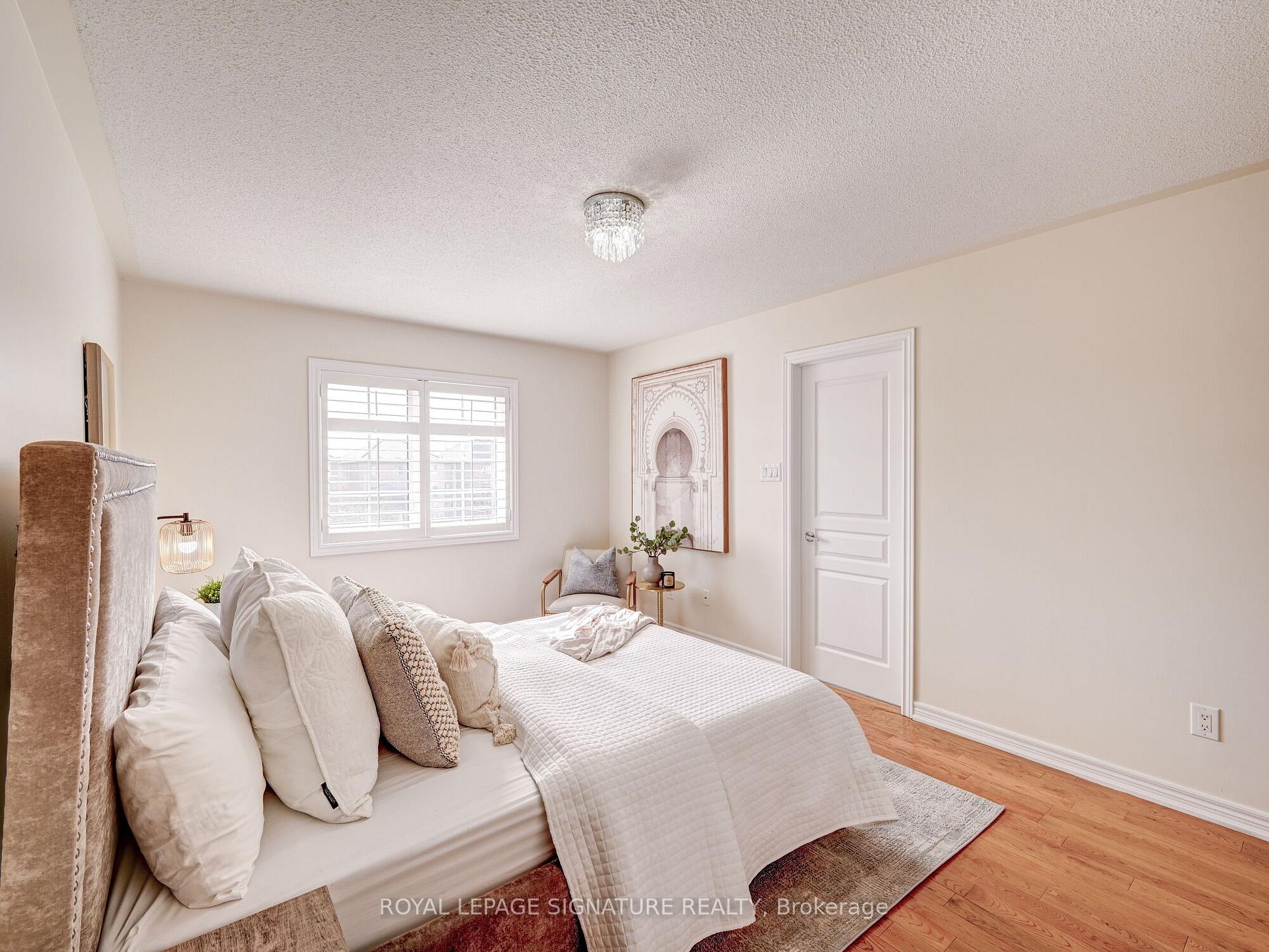 Photo 12 of 106 Naperton Drive E, Brampton, Sandringham-Wellington — HOMEH