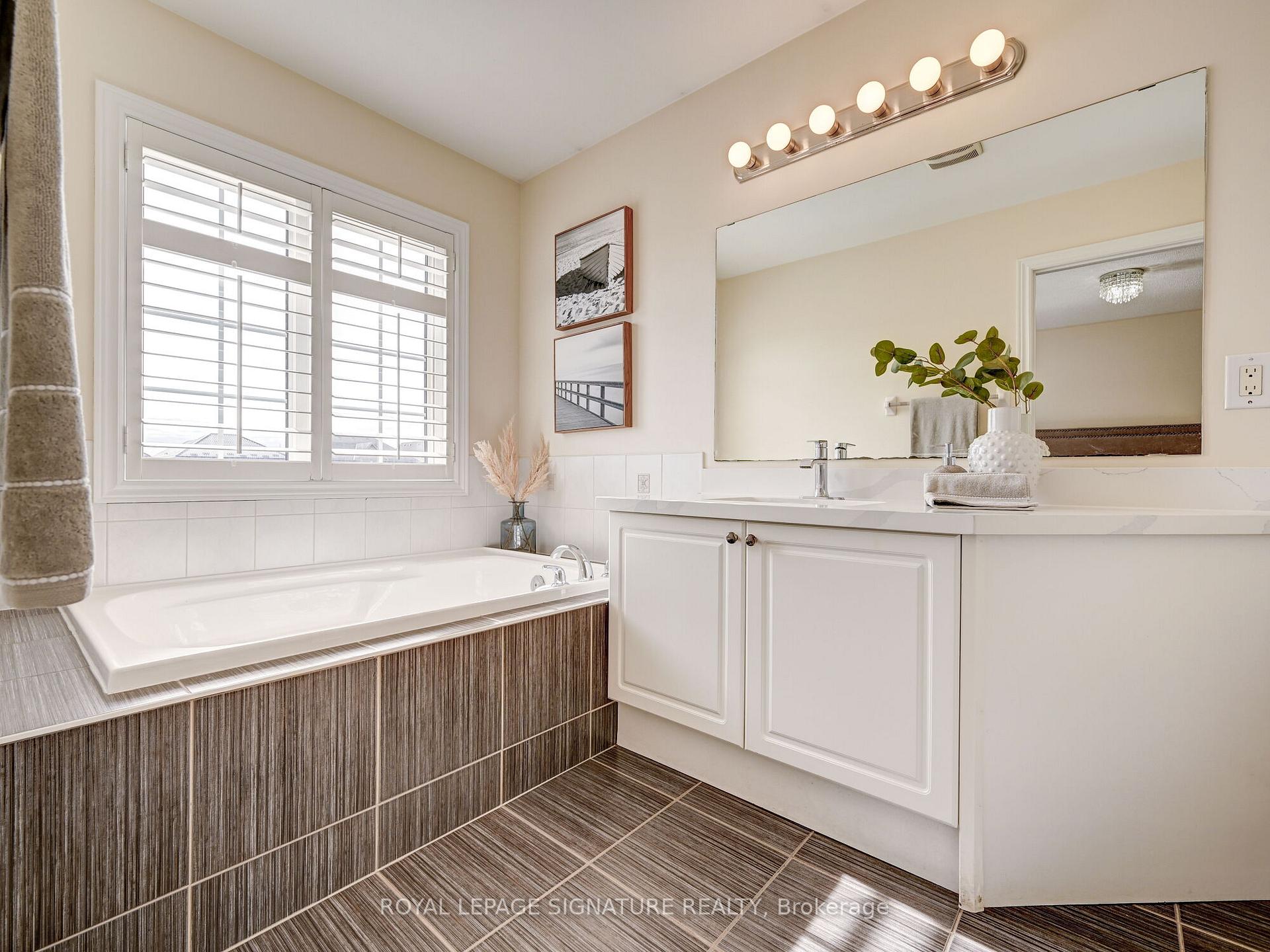 Photo 13 of 106 Naperton Drive E, Brampton, Sandringham-Wellington — HOMEH