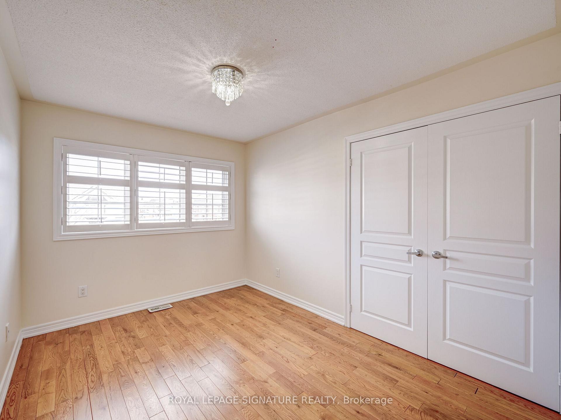 Photo 34 of 106 Naperton Drive E, Brampton, Sandringham-Wellington — HOMEH