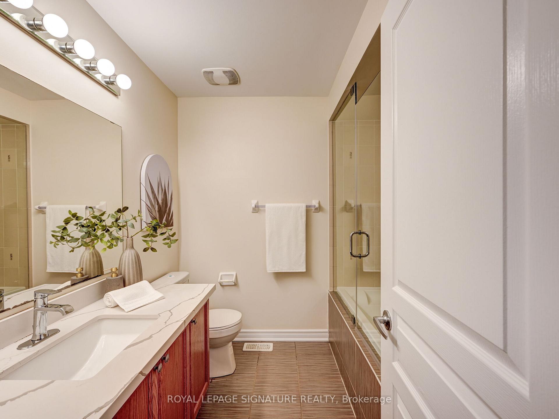 Photo 31 of 106 Naperton Drive E, Brampton, Sandringham-Wellington — HOMEH