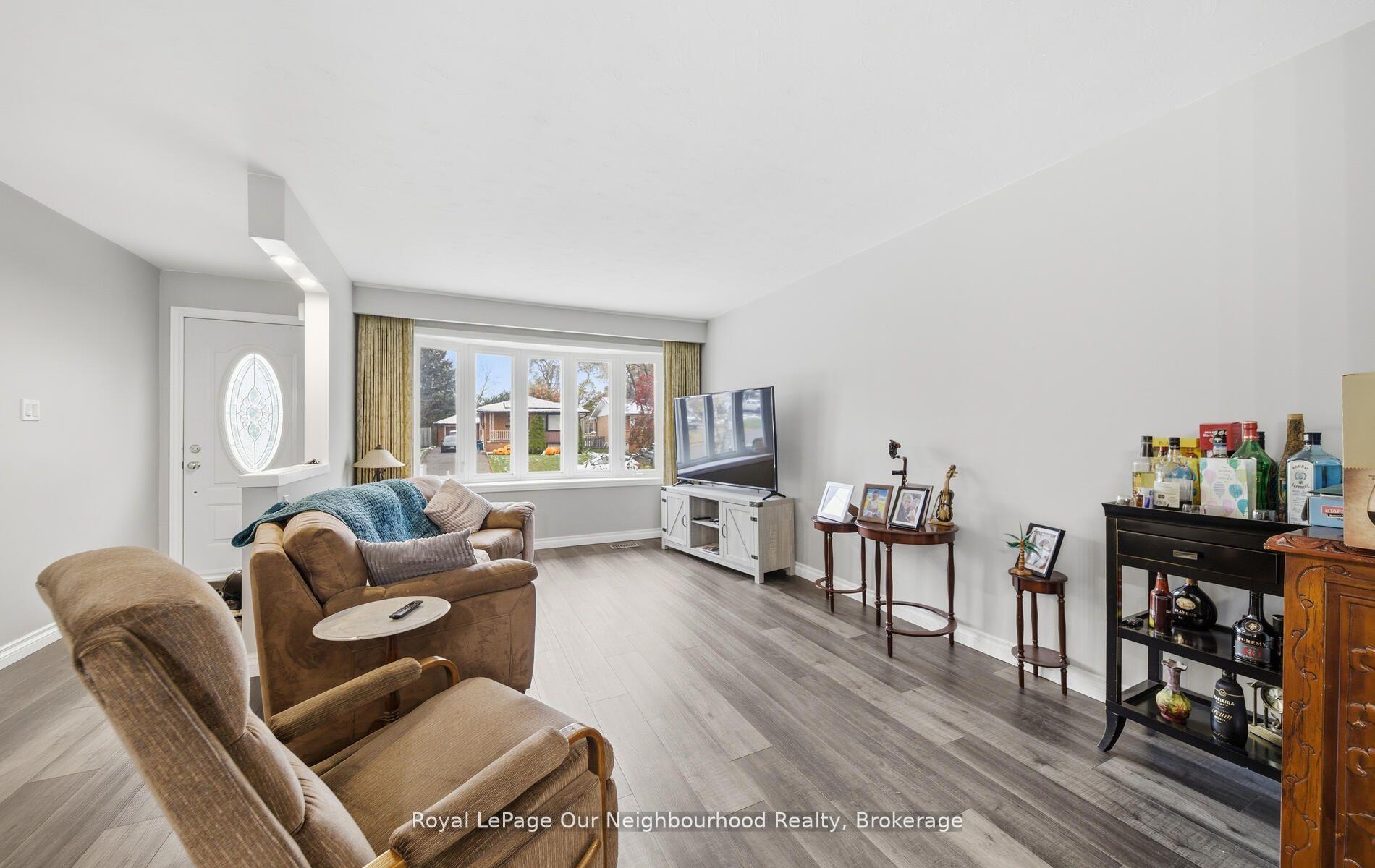 Photo 6 of 283 Chadburn Street, Oshawa, Central — HOMEH