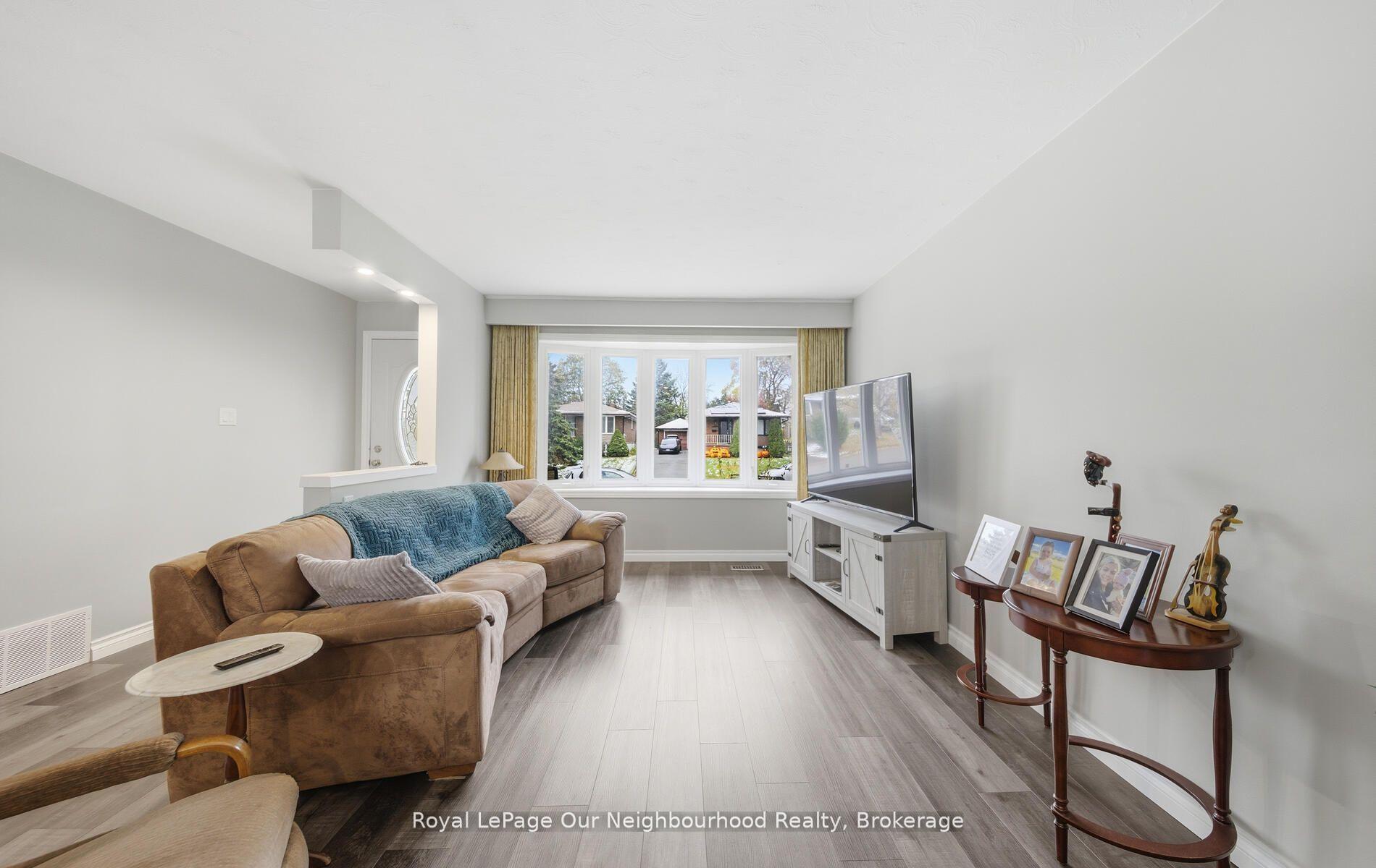 Photo 7 of 283 Chadburn Street, Oshawa, Central — HOMEH