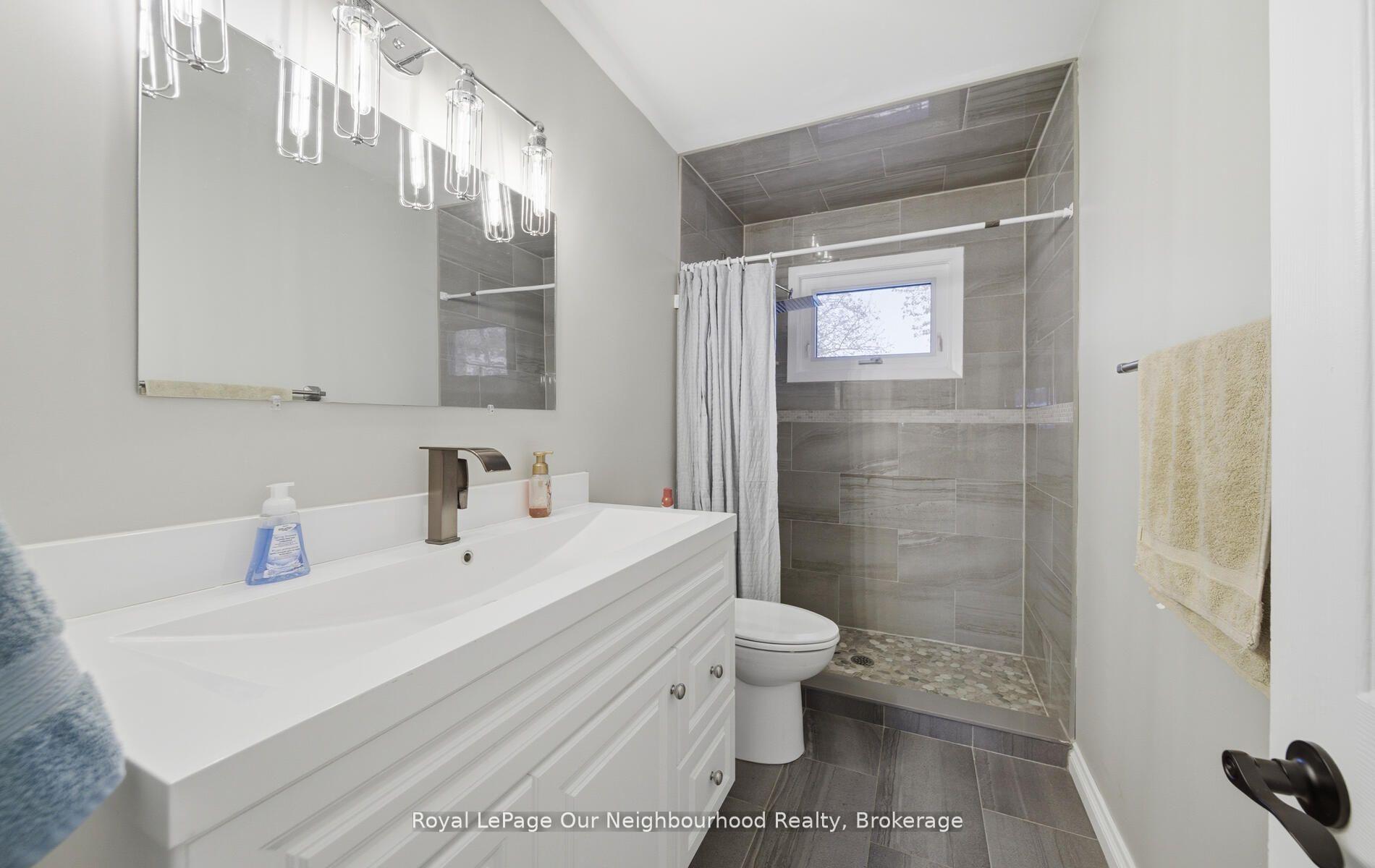 Photo 12 of 283 Chadburn Street, Oshawa, Central — HOMEH