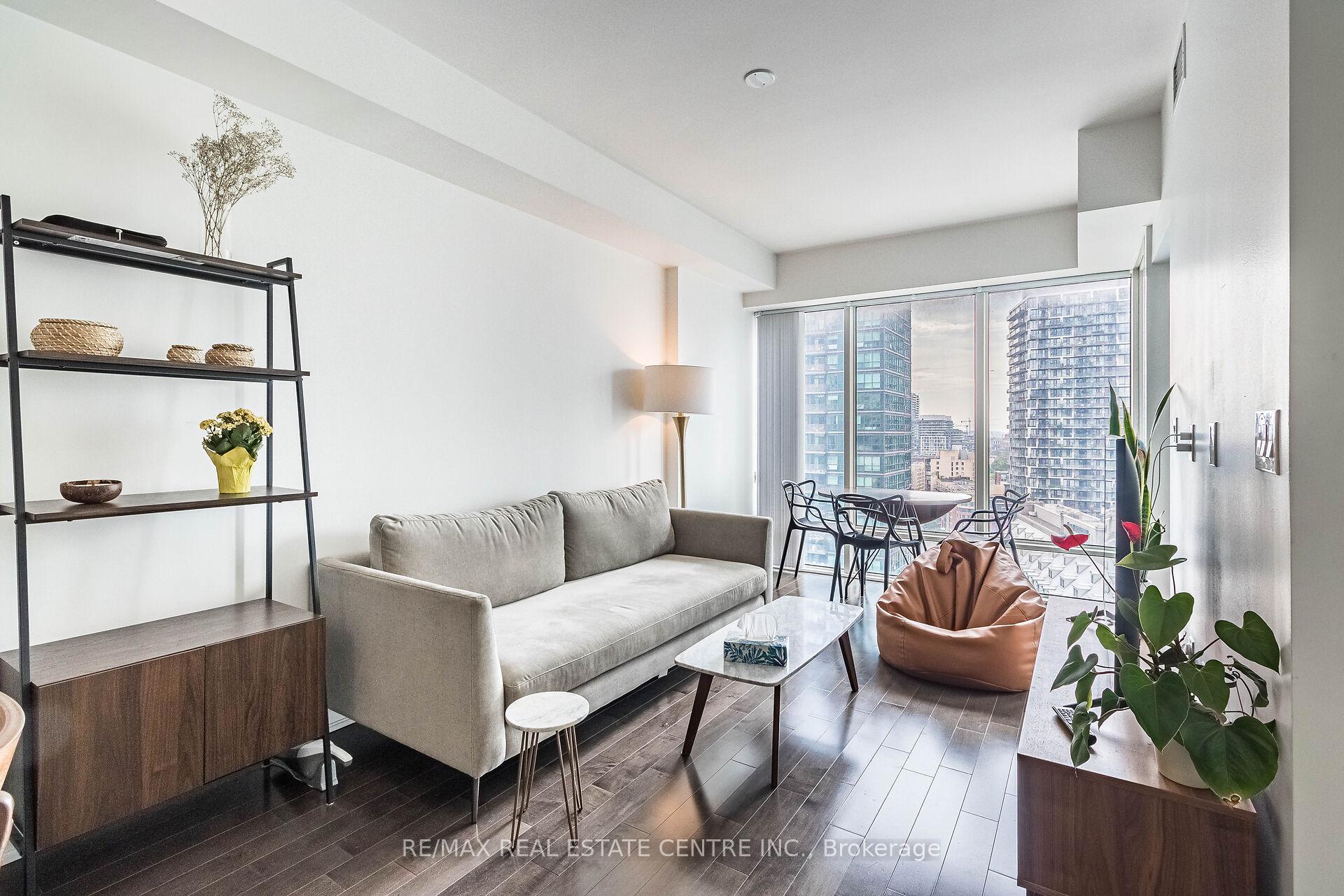 Photo 11 of Unit 1610, 8 The Esplanade, Toronto, Waterfront Communities — HOMEH