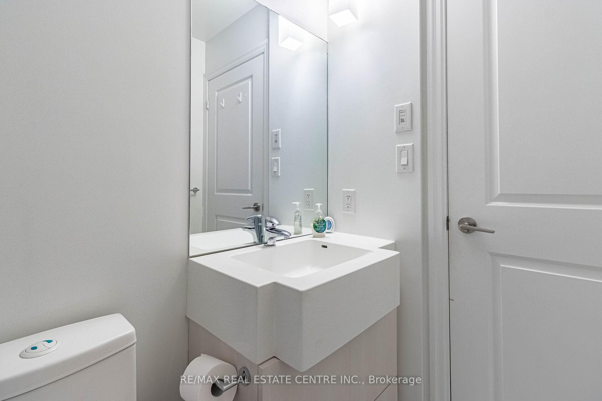 Photo 14 of Unit 1610, 8 The Esplanade, Toronto, Waterfront Communities — HOMEH