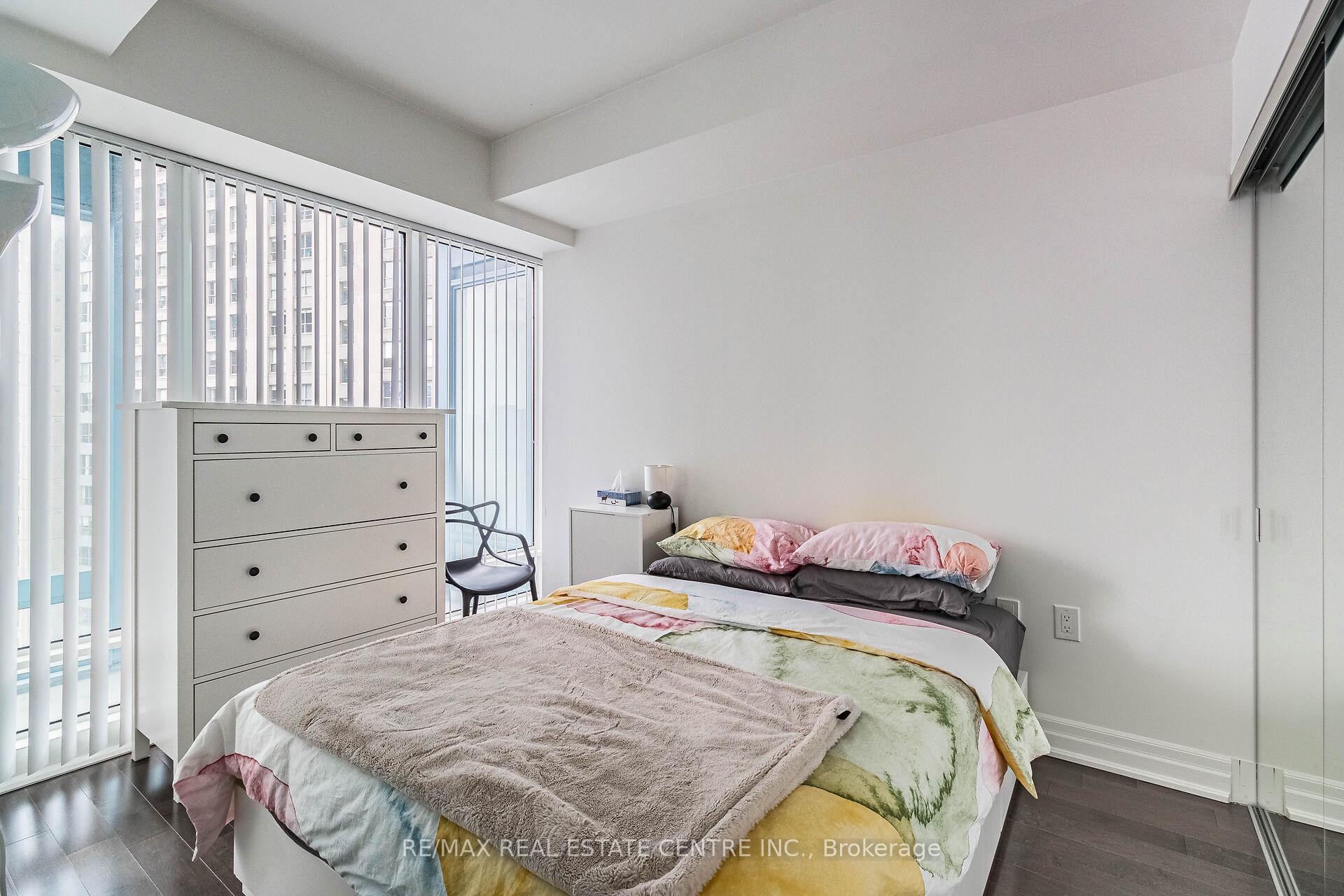 Photo 7 of Unit 1610, 8 The Esplanade, Toronto, Waterfront Communities — HOMEH