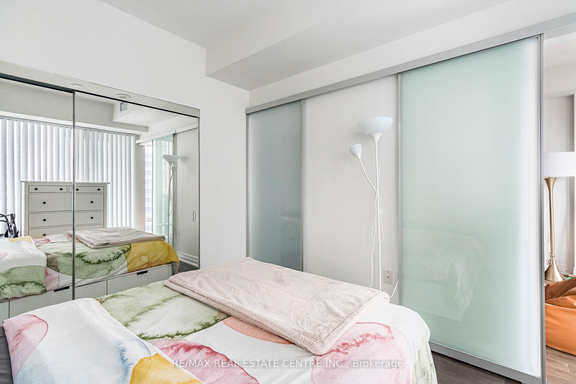 Photo 18 of Unit 1610, 8 The Esplanade, Toronto, Waterfront Communities — HOMEH