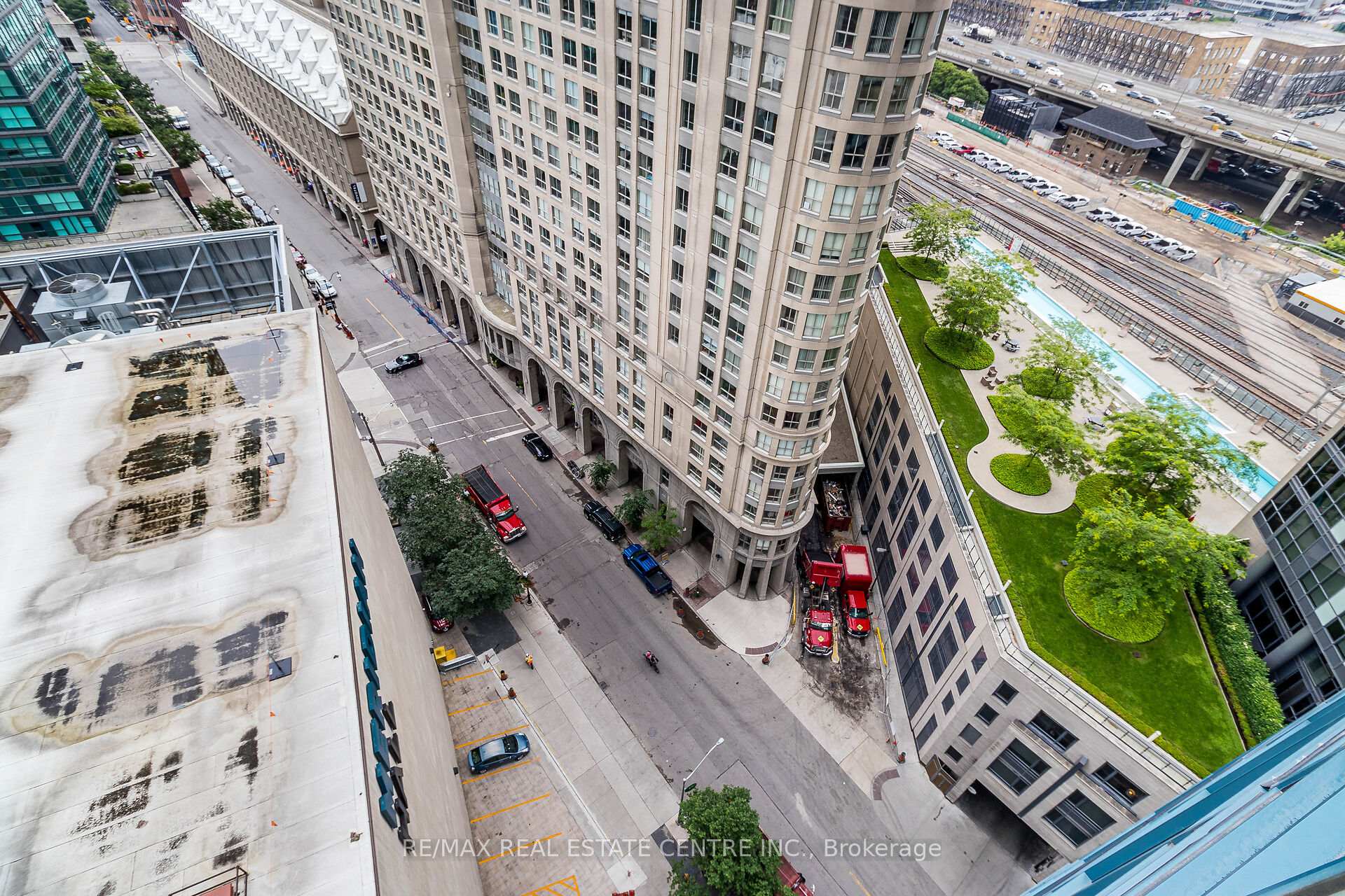 Photo 16 of Unit 1610, 8 The Esplanade, Toronto, Waterfront Communities — HOMEH