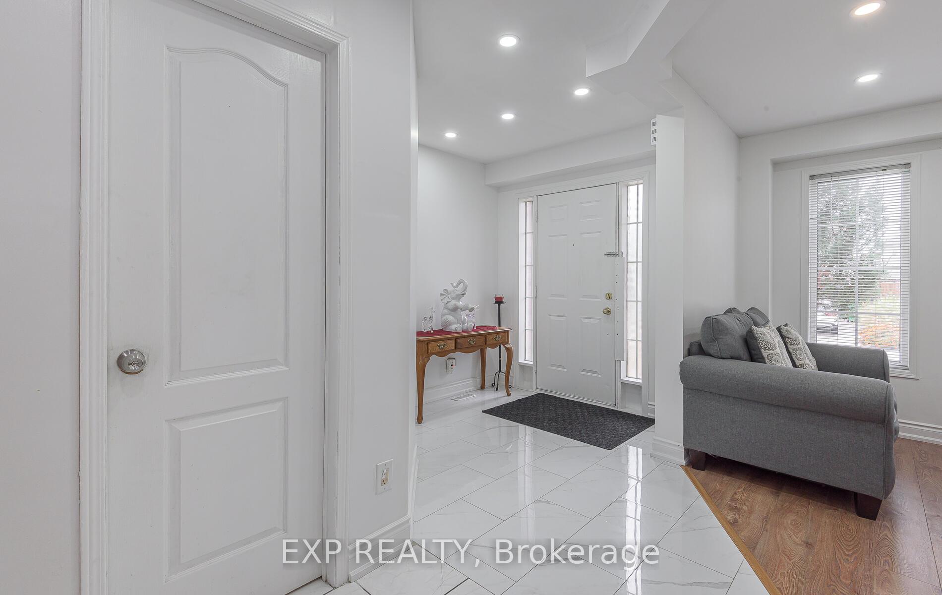 Photo 4 of 15 Meadow Glade Road, Brampton, Sandringham-Wellington — HOMEH