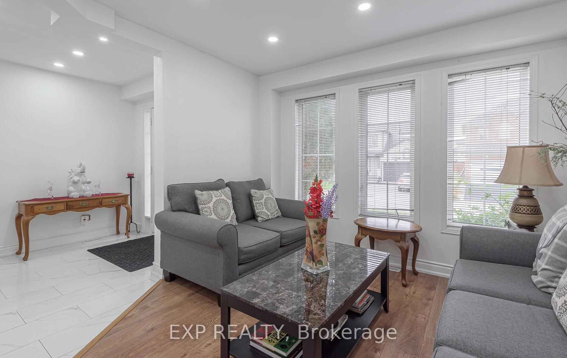 Photo 5 of 15 Meadow Glade Road, Brampton, Sandringham-Wellington — HOMEH