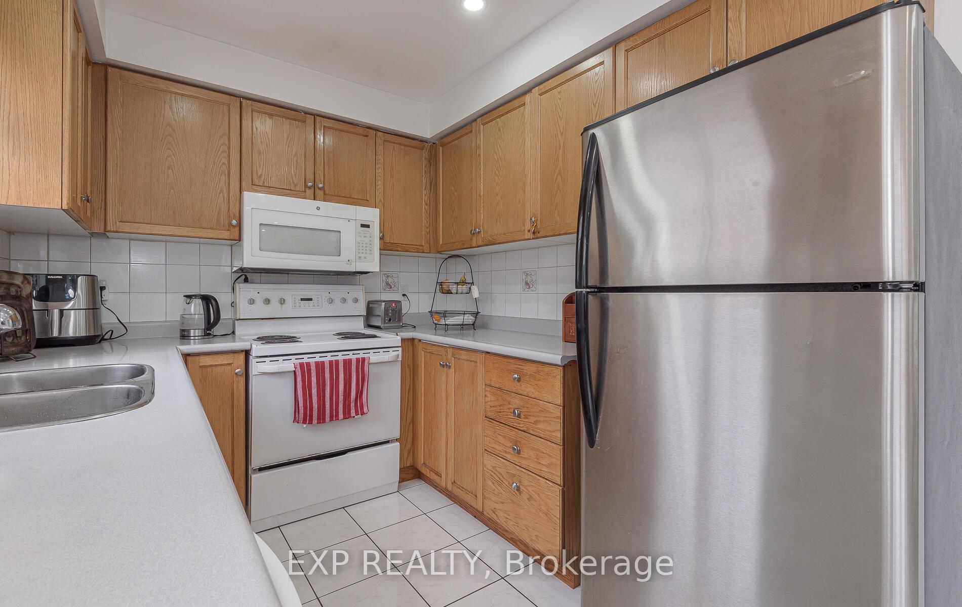 Photo 12 of 15 Meadow Glade Road, Brampton, Sandringham-Wellington — HOMEH