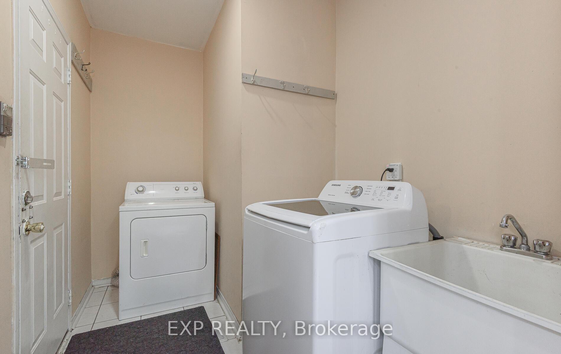 Photo 14 of 15 Meadow Glade Road, Brampton, Sandringham-Wellington — HOMEH