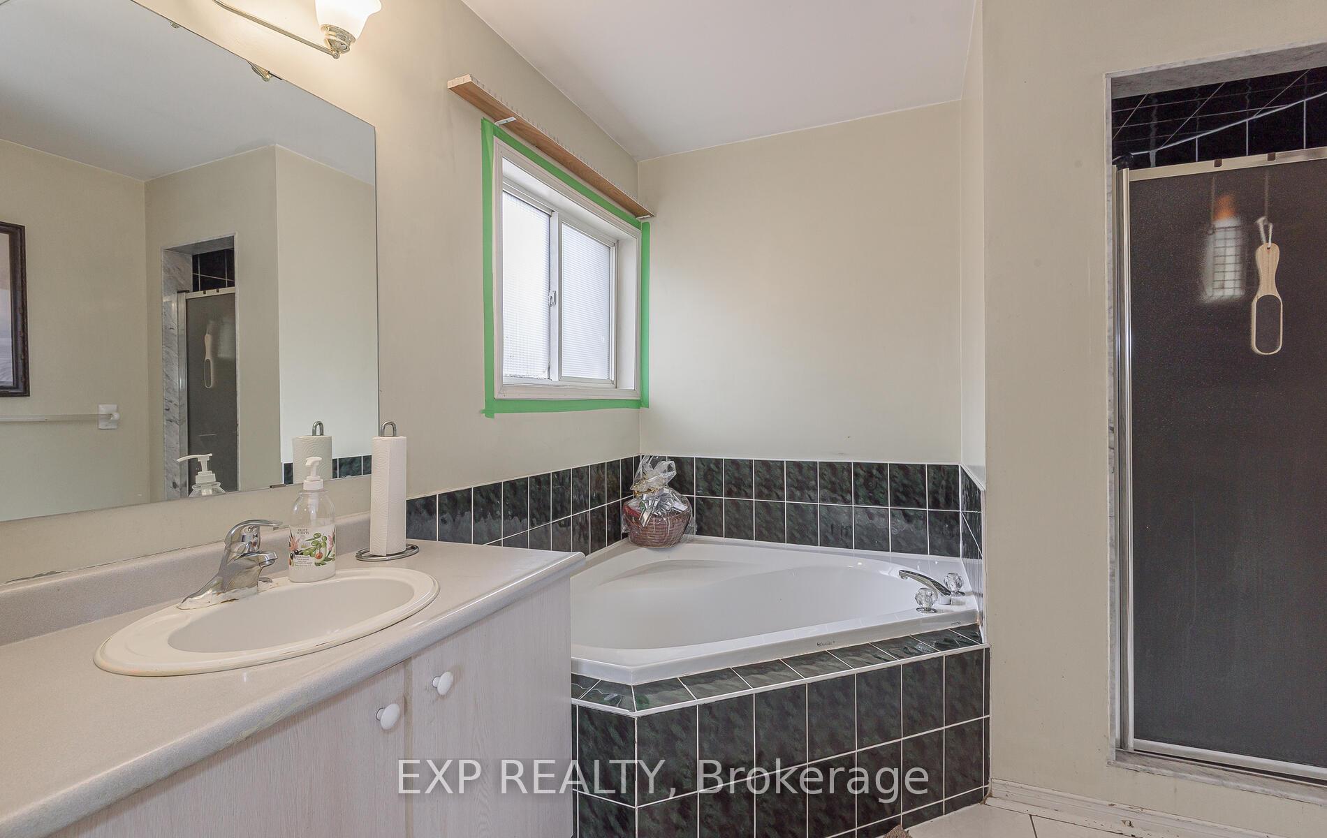 Photo 19 of 15 Meadow Glade Road, Brampton, Sandringham-Wellington — HOMEH