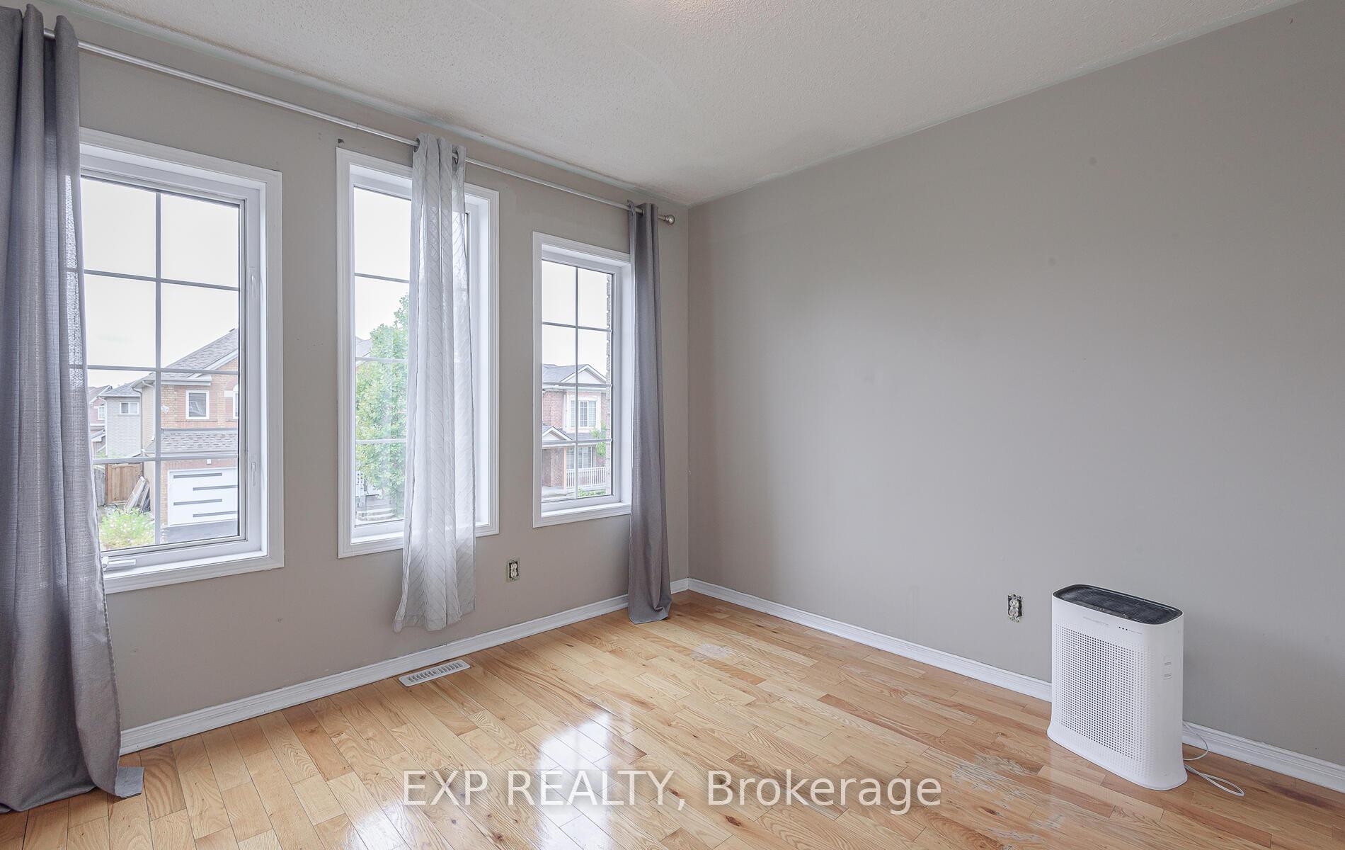 Photo 20 of 15 Meadow Glade Road, Brampton, Sandringham-Wellington — HOMEH