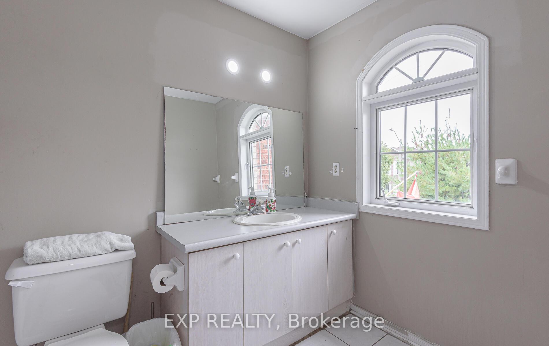 Photo 21 of 15 Meadow Glade Road, Brampton, Sandringham-Wellington — HOMEH
