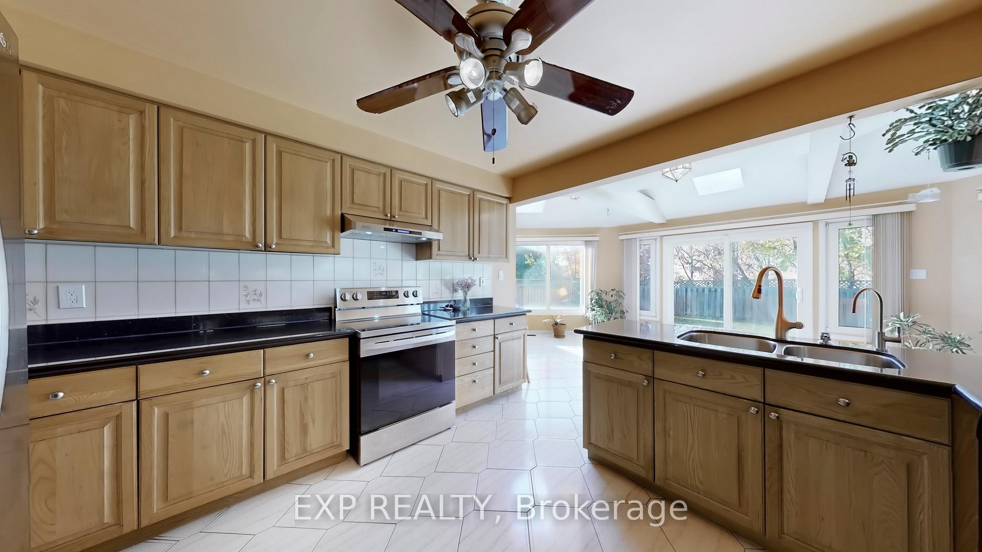 Photo 18 of 94 Coledale Road, Markham, Unionville — HOMEH