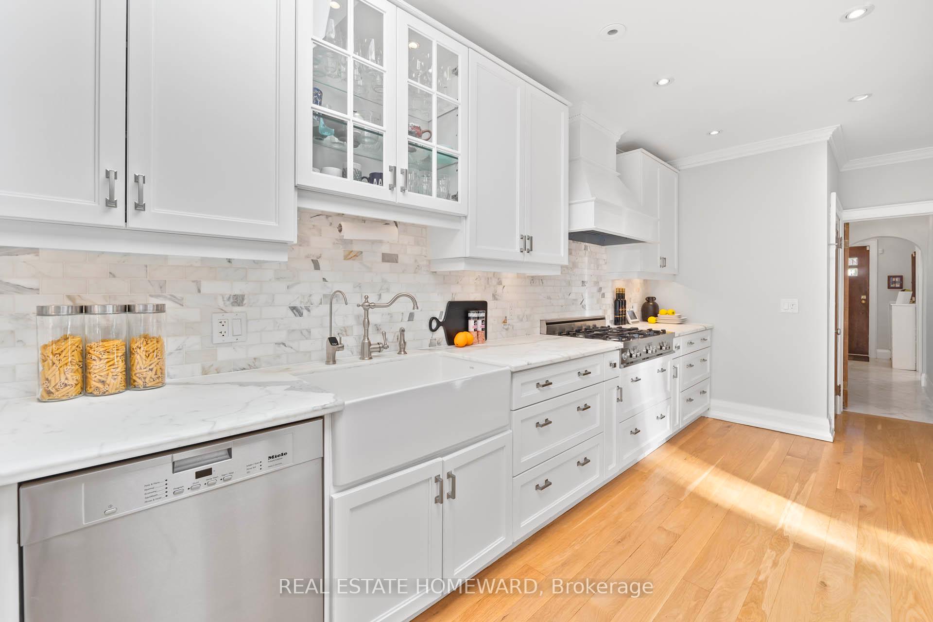 Photo 13 of 19 Cavendish Street, Toronto, The Beaches — HOMEH