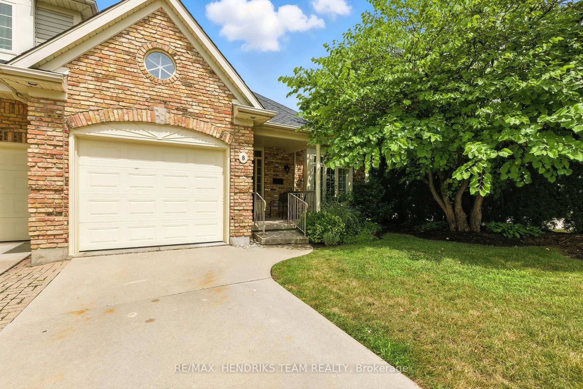 Photo 2 of Unit 8, 174 Martindale Road, St. Catharines, Grapeview — HOMEH